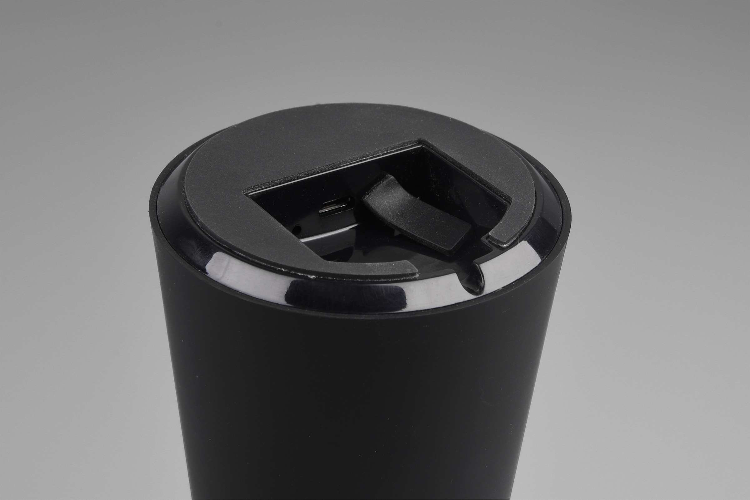 REALITY Leuchten LED Außen-Tischleuchte »Lennon«, Schutzart IP44, LED fest integriert, 4-fach Touchdimmer, Ladefunktion per USB-C