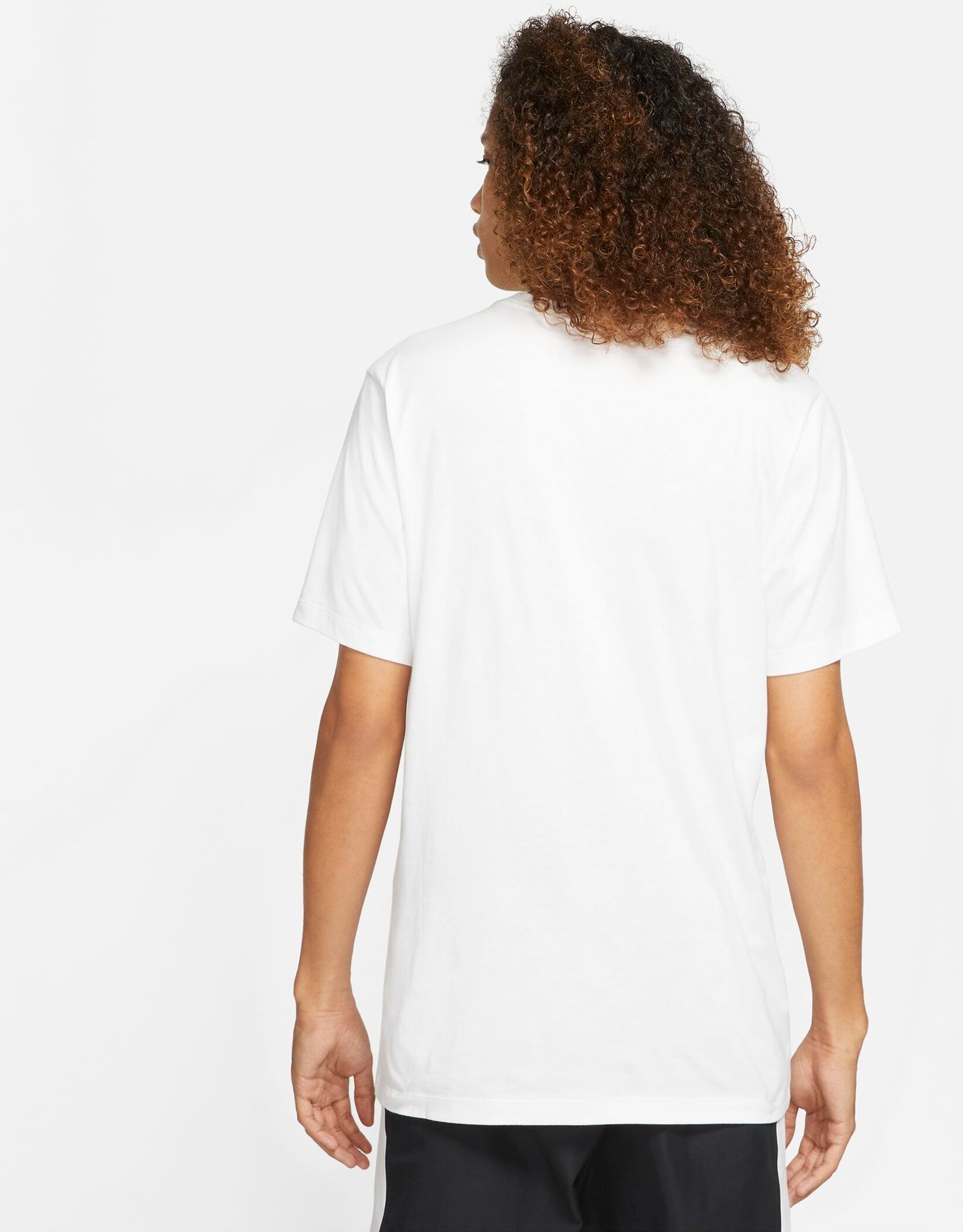 Jordan Trainingsshirt »M J JUMPMAN EMB SS CREW« aus weicher Baumwolle, normale Länge, gerader Abschluss