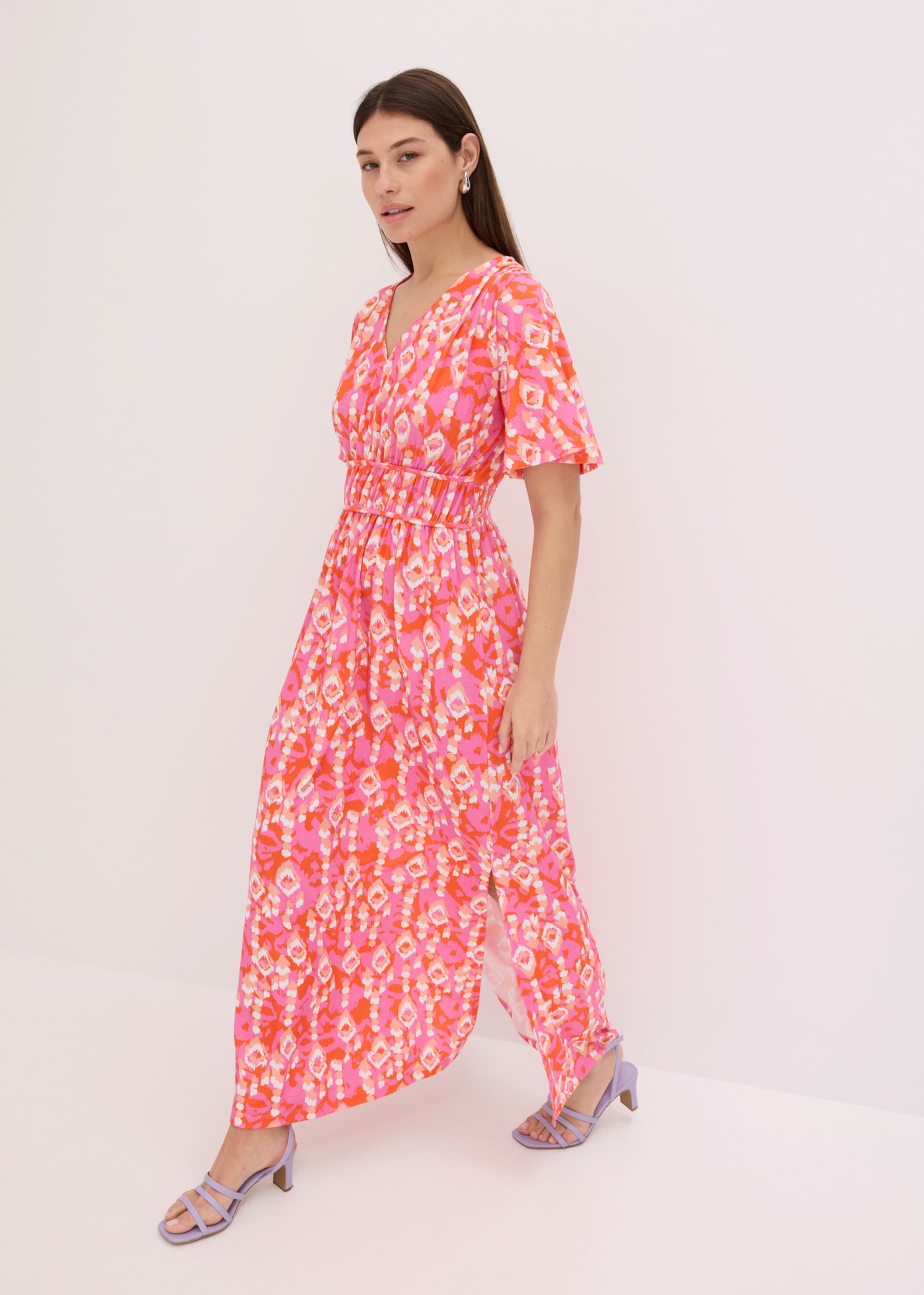 bonprix Maxikleid ausgestellte Passform, tiefer V-Ausschnitt, Halbarm-Design
