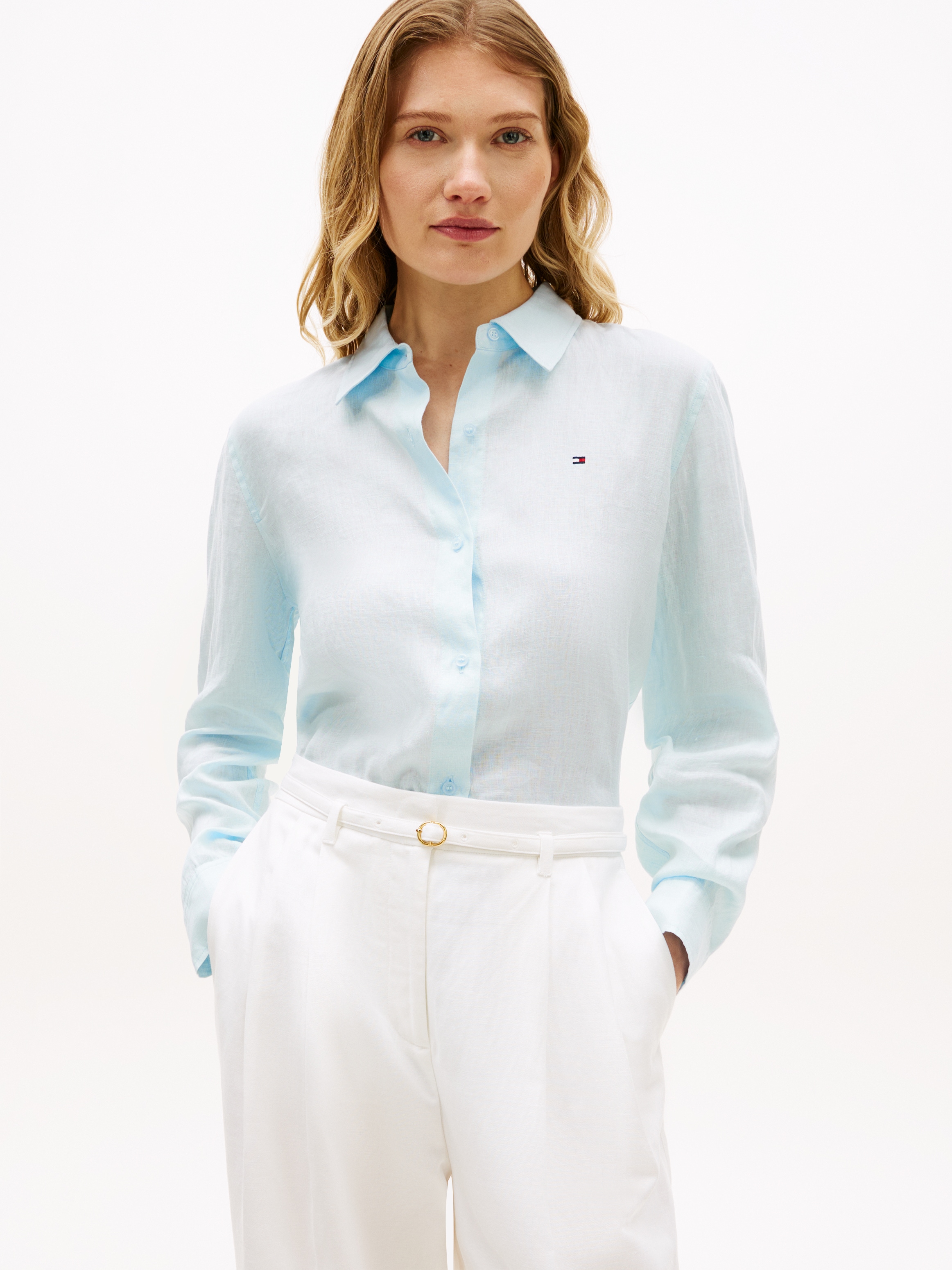 Tommy Hilfiger Hemdbluse »ESS LINEN RELAXED SHIRT« mit Logostickerei ,kühlendes Premium Leinen
