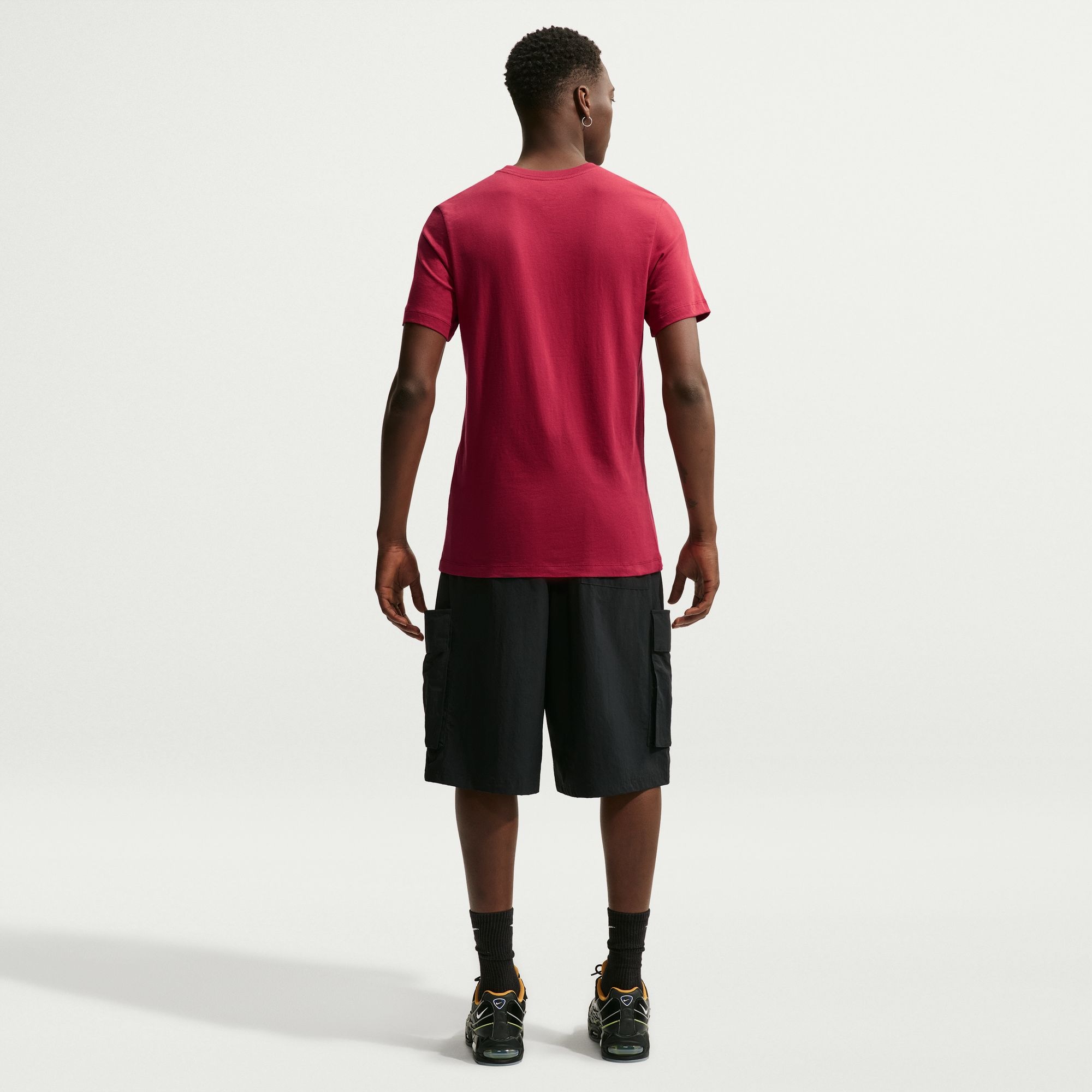 Nike Sportswear T-Shirt »M NSW TEE JUST DO IT SWOOSH« mit Logodruck auf der Brust, Kurzarm-Design, aus Jersey-Material