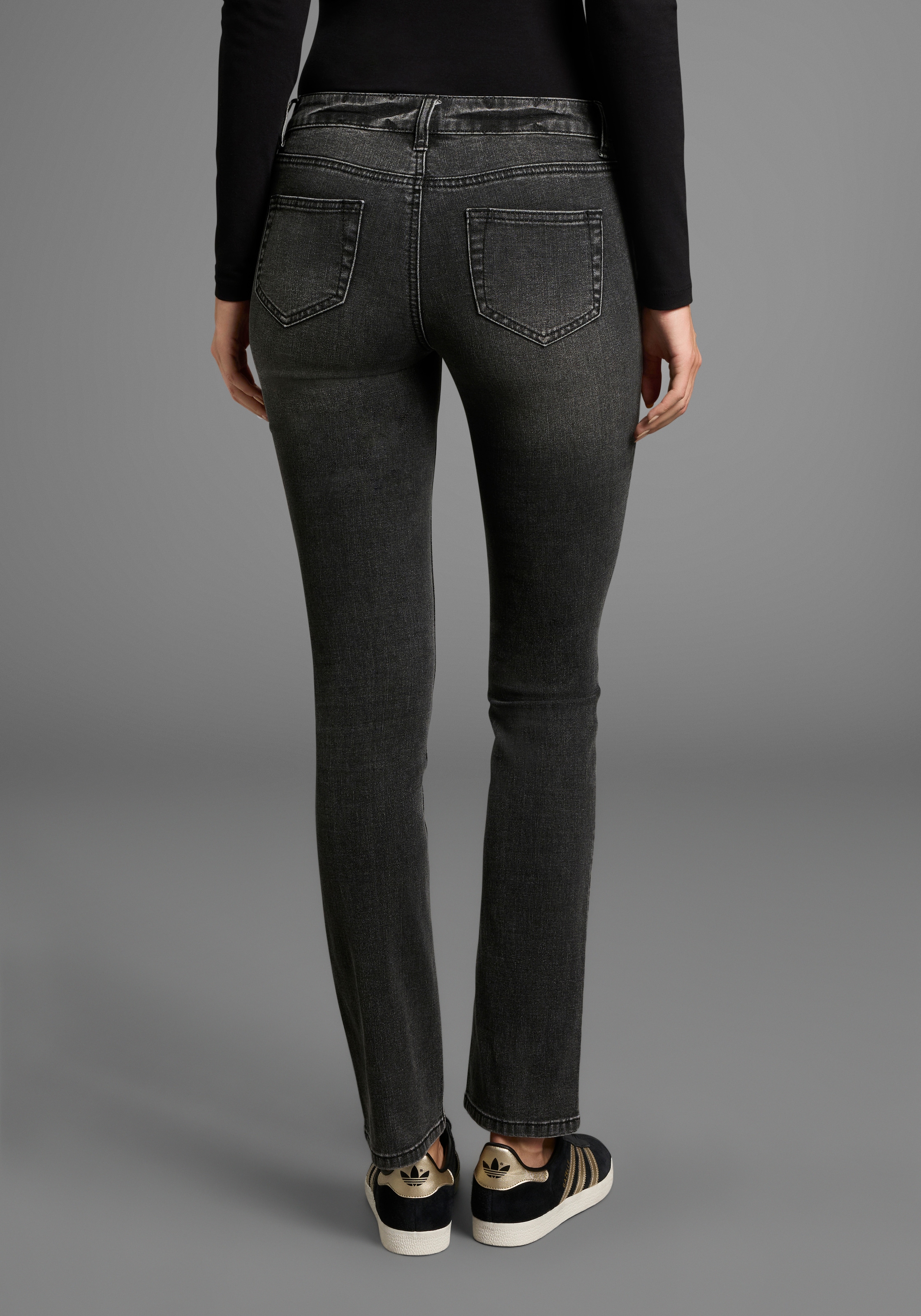 Arizona Comfort-fit-Jeans »mit Keileinsätzen«, niedrige Leibhöhe