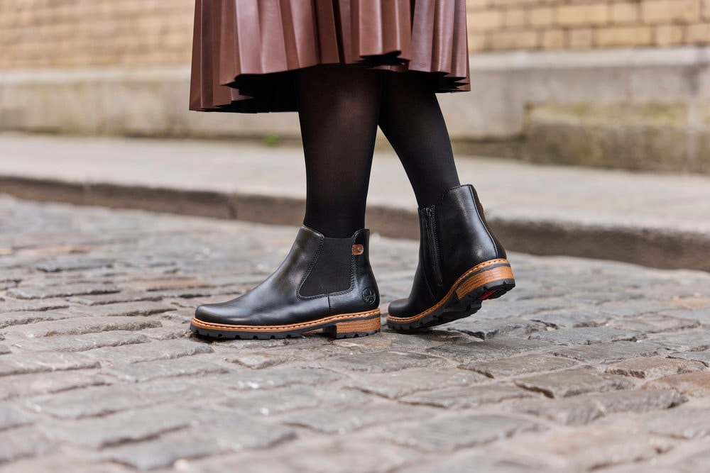Rieker Chelseaboots  Stiefelette, Schlupfboots mit Stretch und Reißverschluss