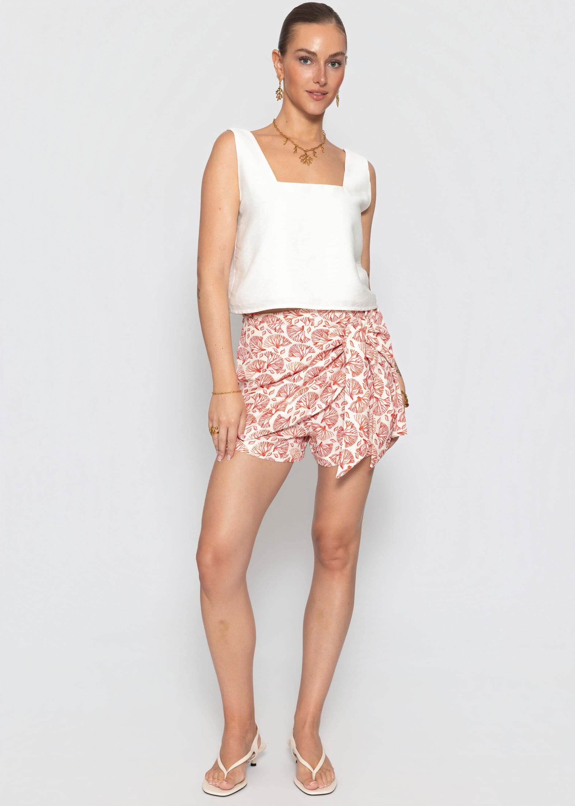SASSYCLASSY T-Shirt »Cropped Top mit breiten Trägern« Schlichtes Top mit geradem Ausschnitt in lockerer Passform Offwhite