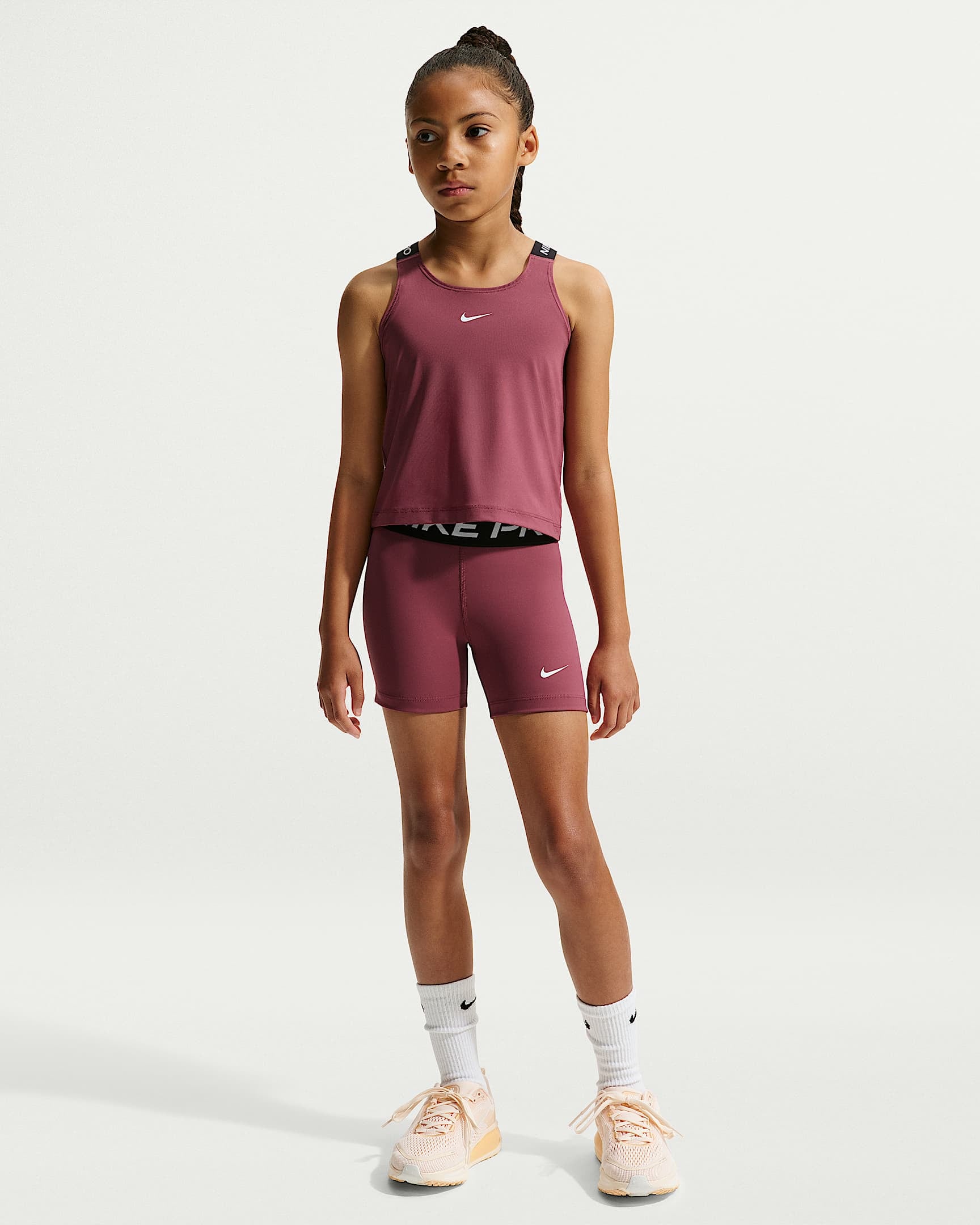 Nike T-Shirt »Nike Pro Big Kids' (Girls') Dri-FIT Tank Top« für Teens, mit Rundhalsausschnitt, aus Polyester und Elasthan