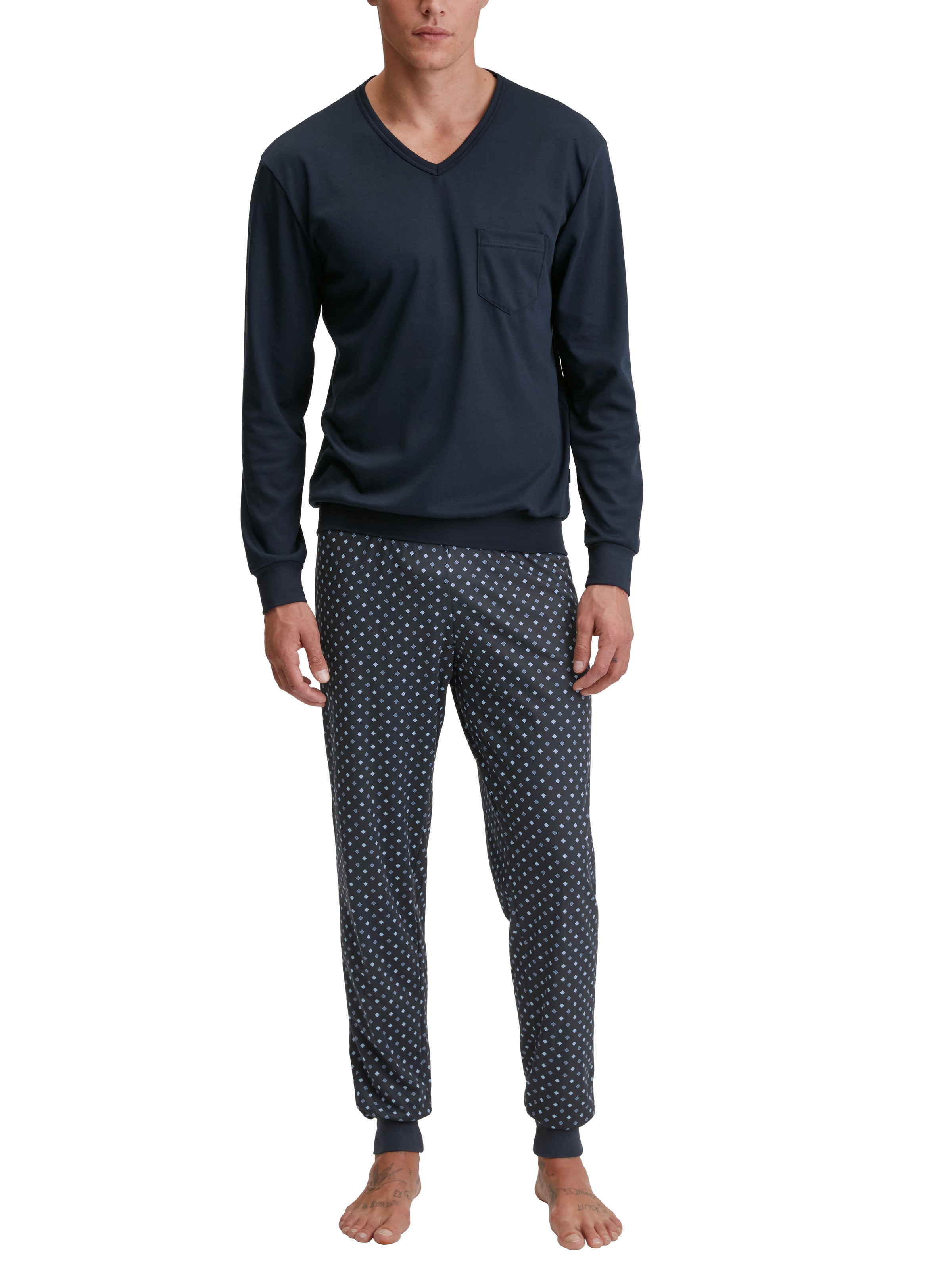 CALIDA Schlafanzug »Relax Streamline«, (2 tlg.), mit V-Neck und Bündchen