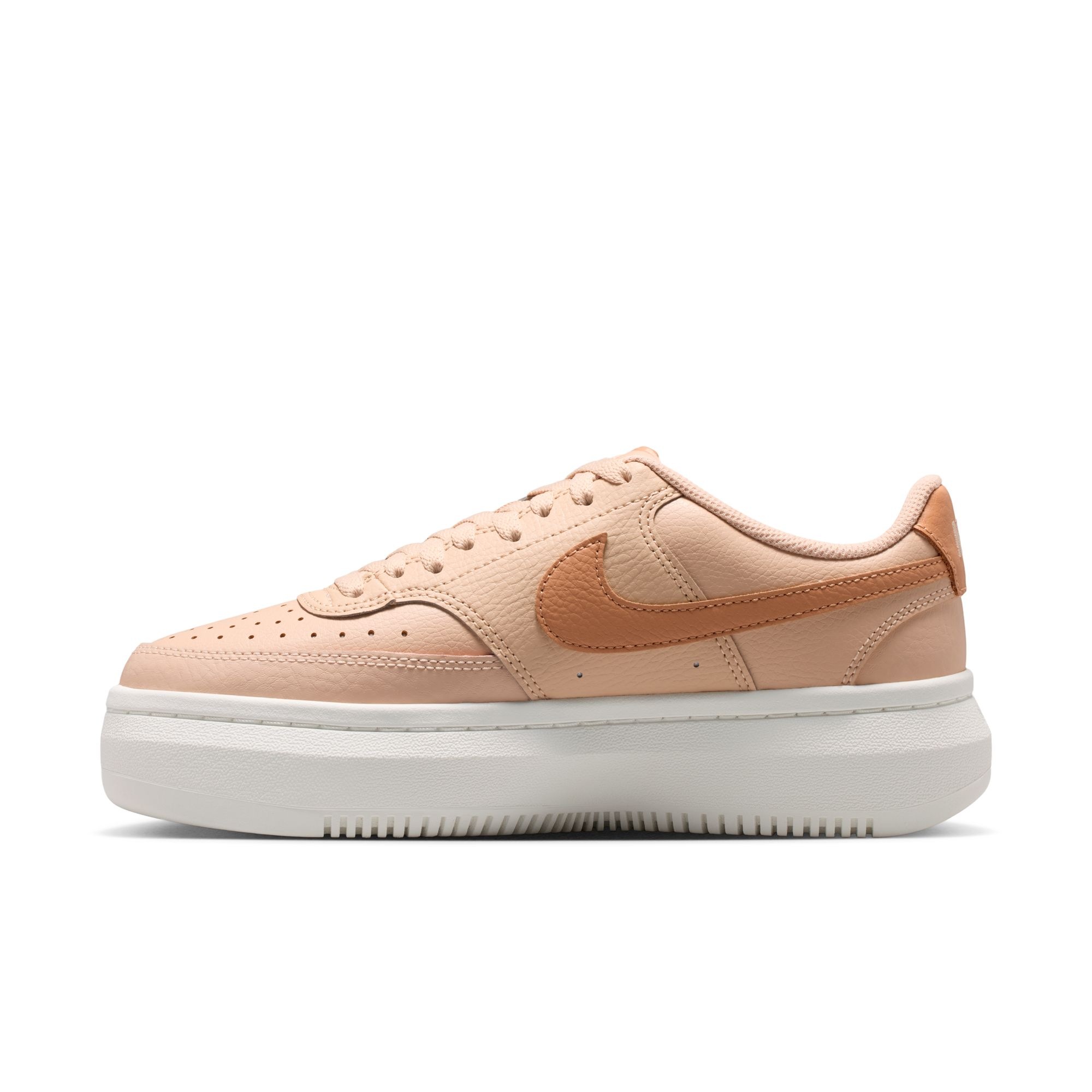 Nike Sportswear Sneaker »Court Vision Alta«  Design auf den Spuren des Air Force 1