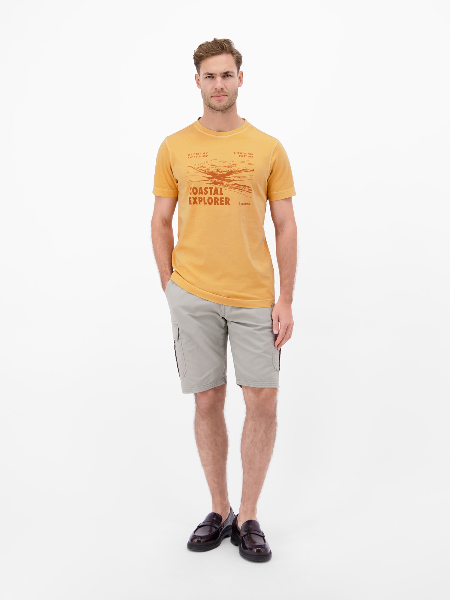 LERROS T-Shirt »T-Shirt mit O-Neck und Frontprint«