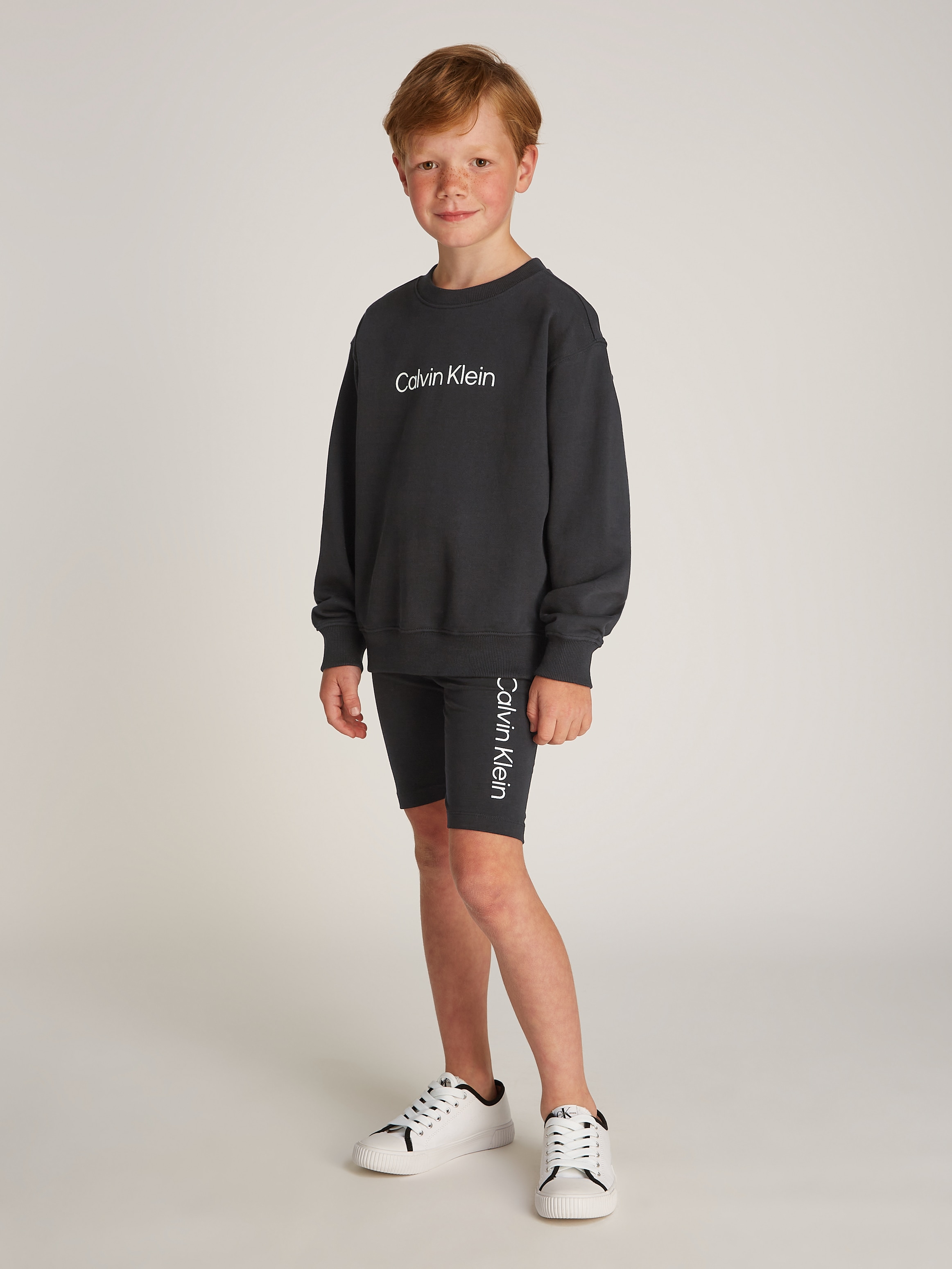 Calvin Klein Jeans Langarmshirt & Leggings »RELAXED CN + CYCLING SHORTS«, mit Logoschriftzügen