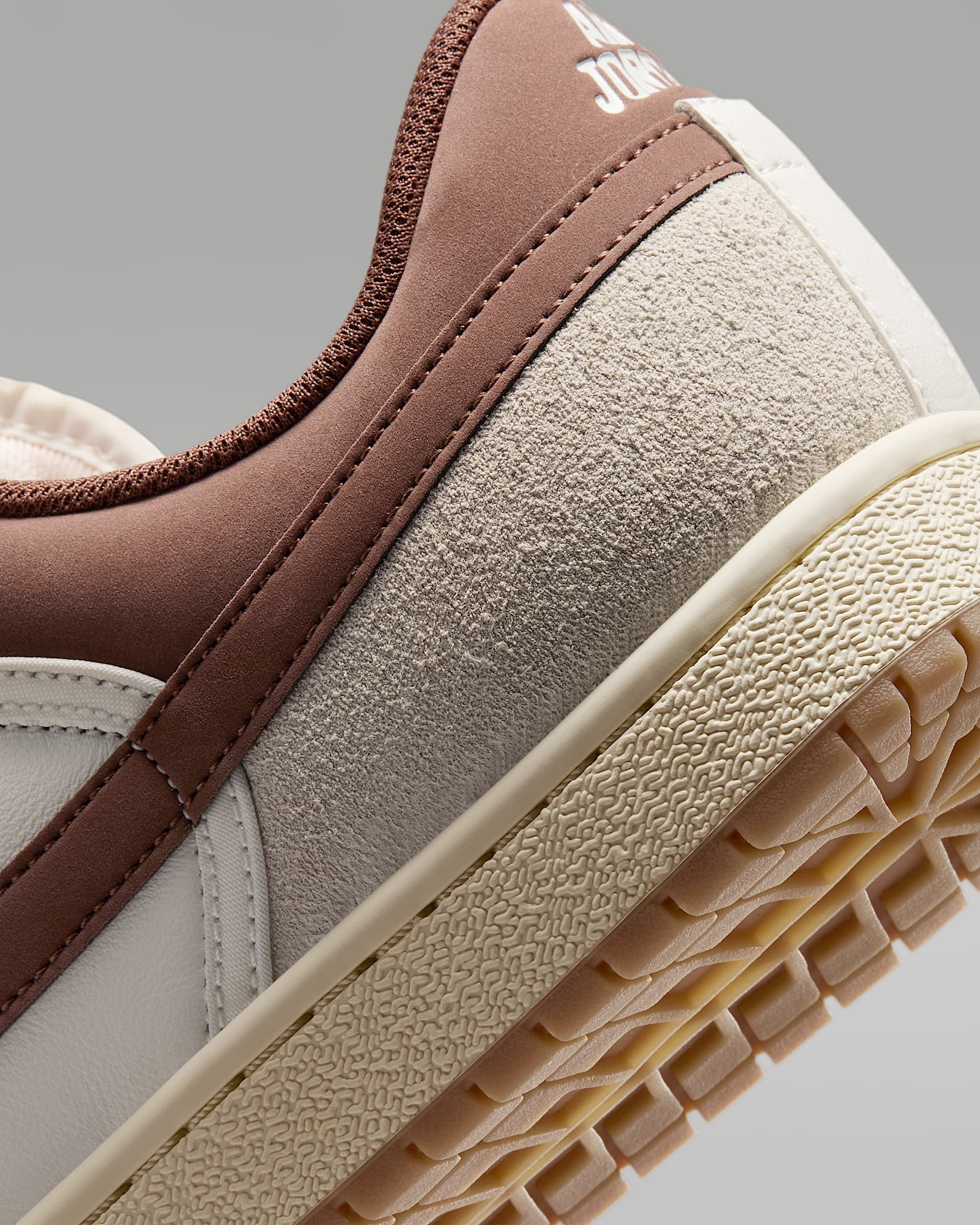 Jordan Sneaker »Air Jordan Skyline Low LE«  inspiriert vom Design des Nike Air Jordan 1