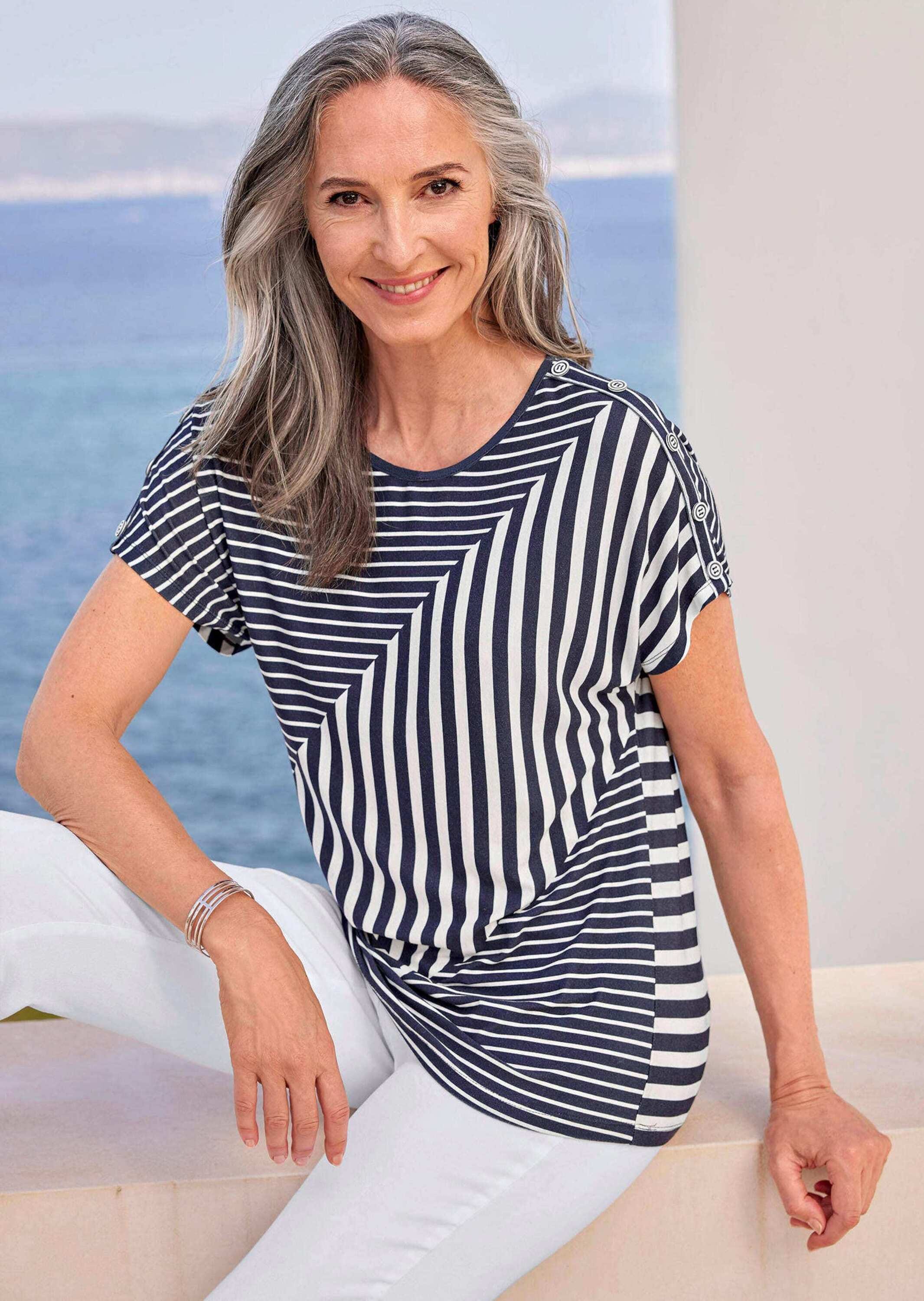 GOLDNER Kurzarmshirt »Kurzgröße Shirt mit U-Boot-Ausschnitt« Dekoknöpfe