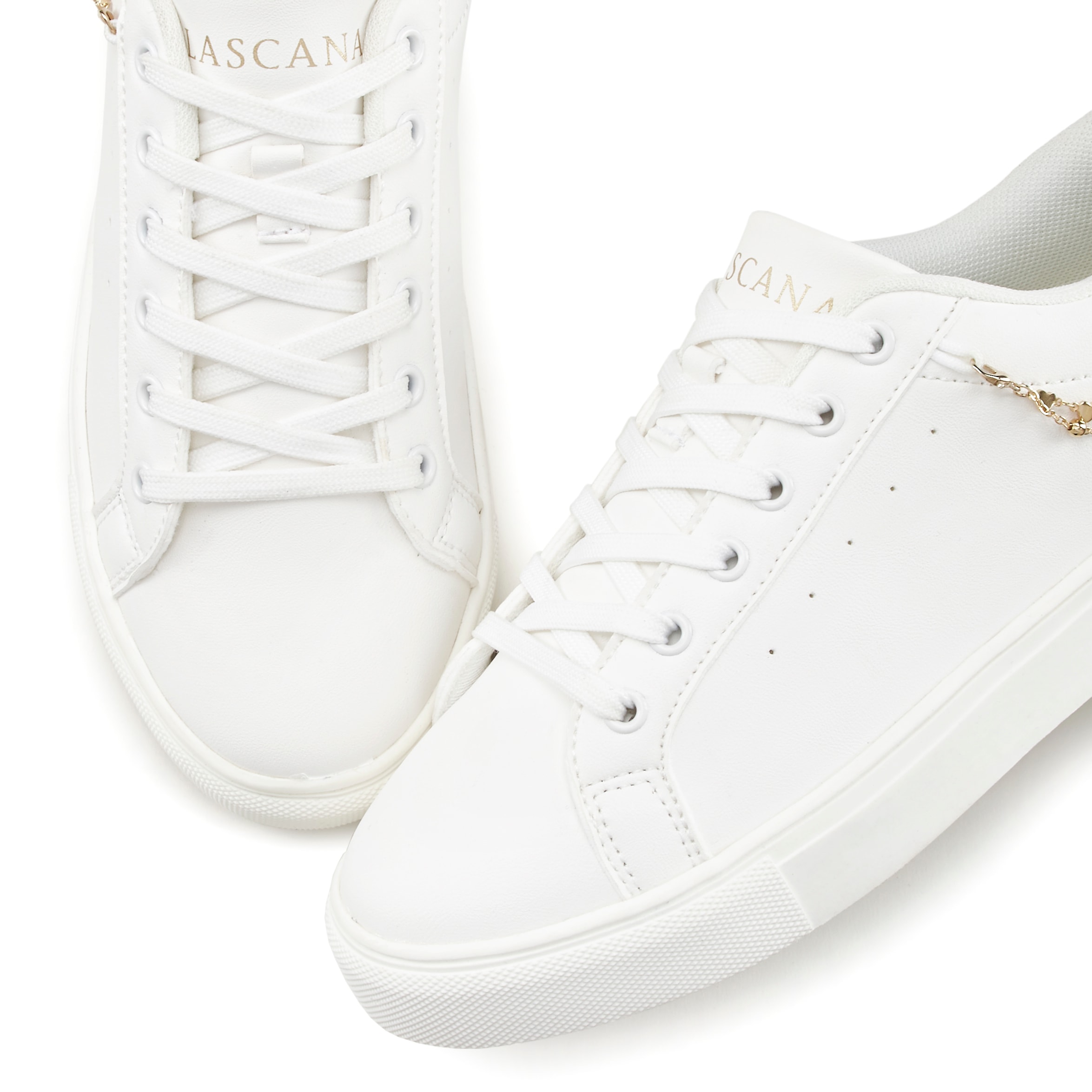 LASCANA Sneaker, modisches Ketten-Element, Schnürhalbschuhe, Freizeitschuhe VEGAN