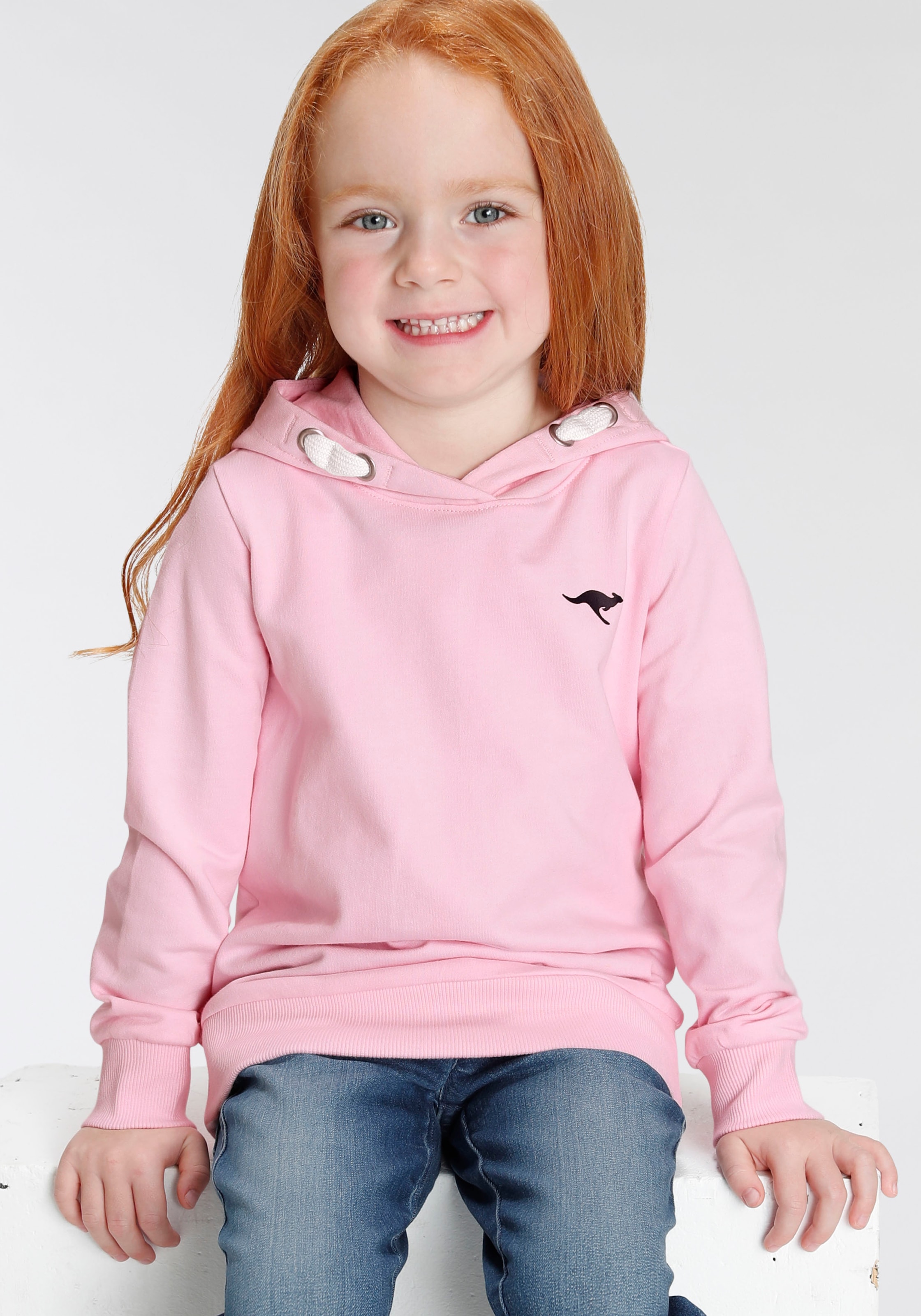 KangaROOS Kapuzensweatshirt »Kleine Mädchen«, Langarm, hüftlange Basic-Passform, stylischer Druck