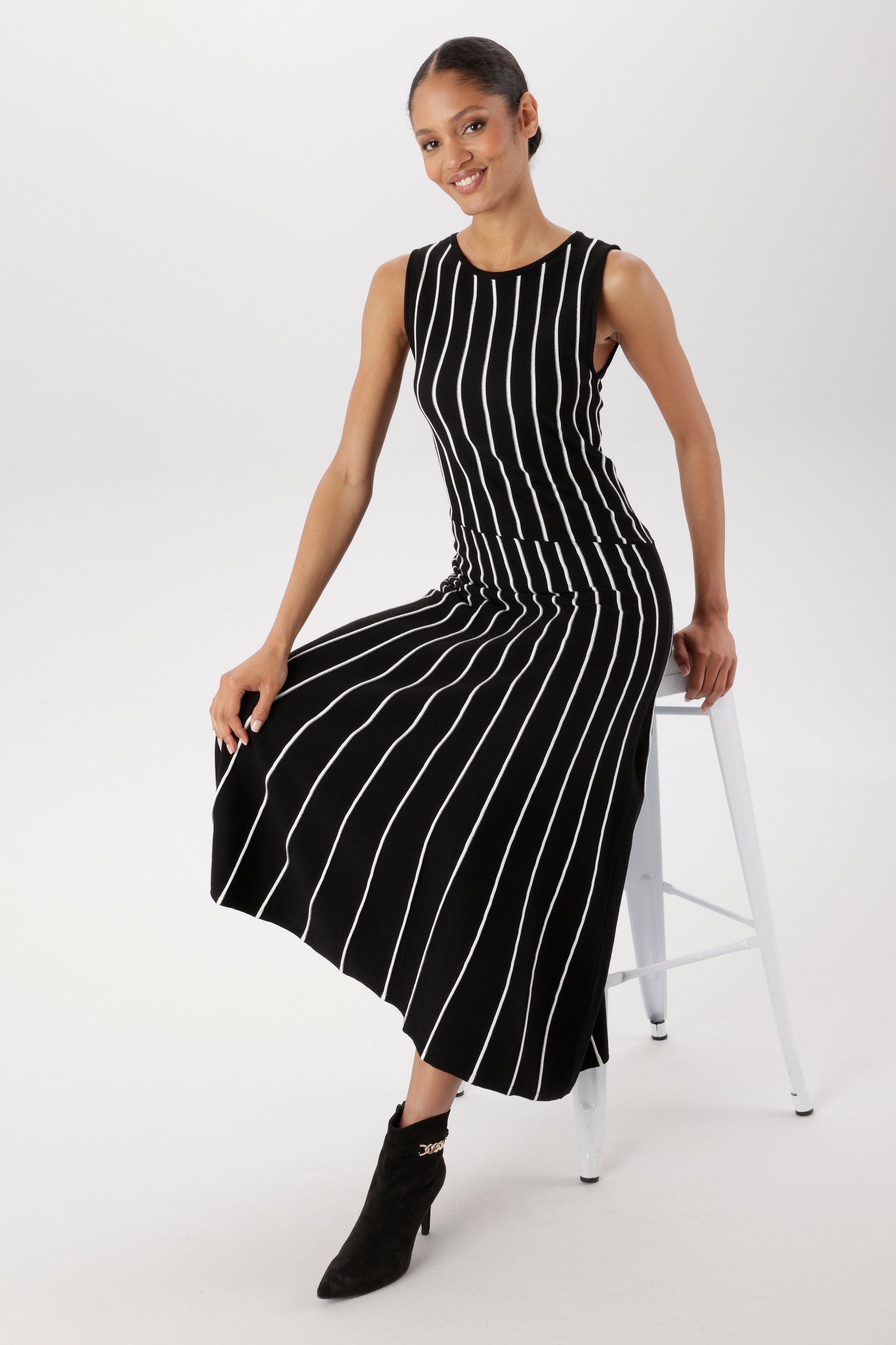 Aniston SELECTED Strickkleid mit trendigen, strukturierten Streifen - NEUE KOLLEKTION