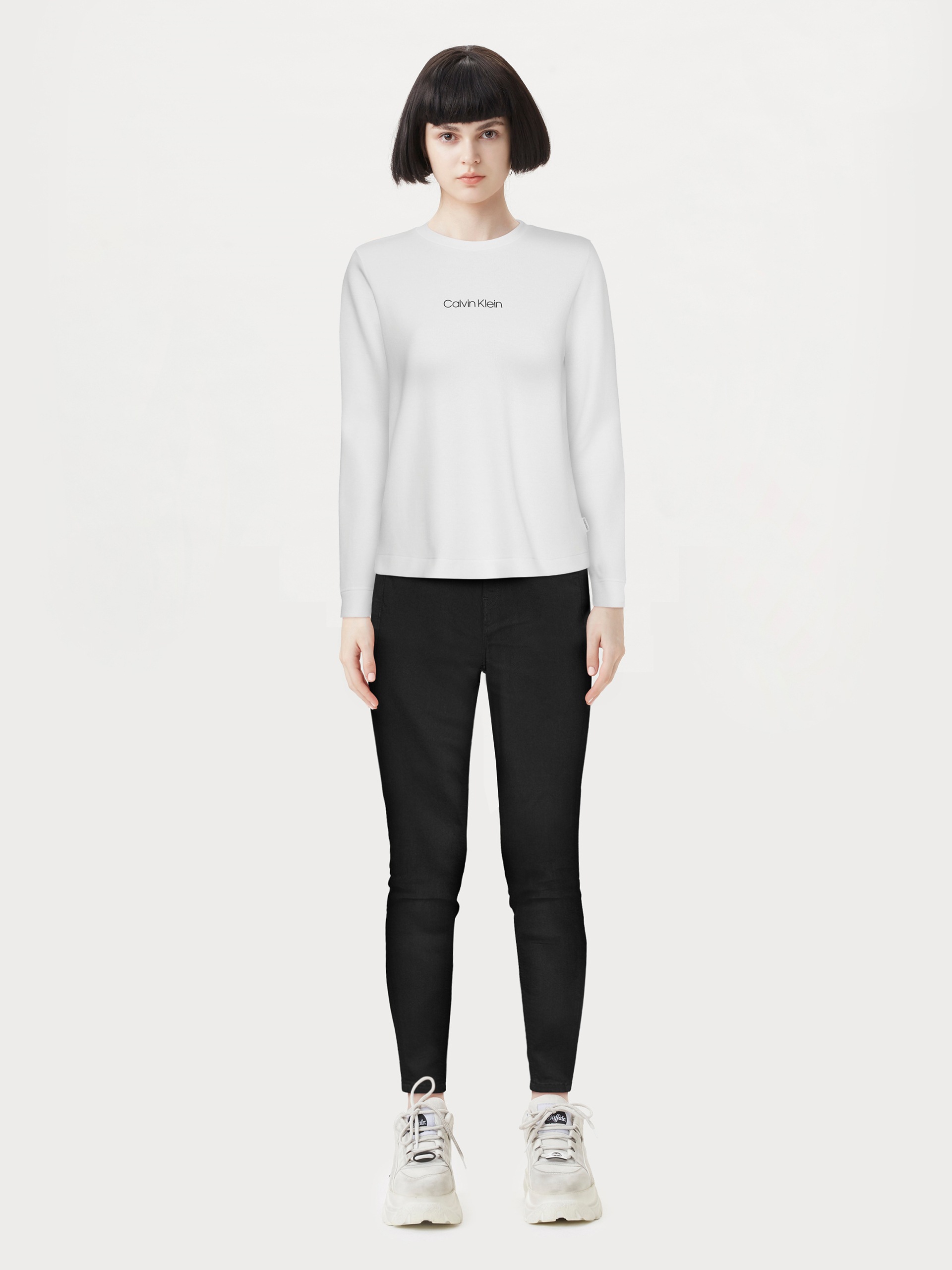 Tommy Jeans Skinny-fit-Jeans »Nora Mid Rise Skinny Fit«, mit Tommy Jeans Logo-Badge & Stickereien