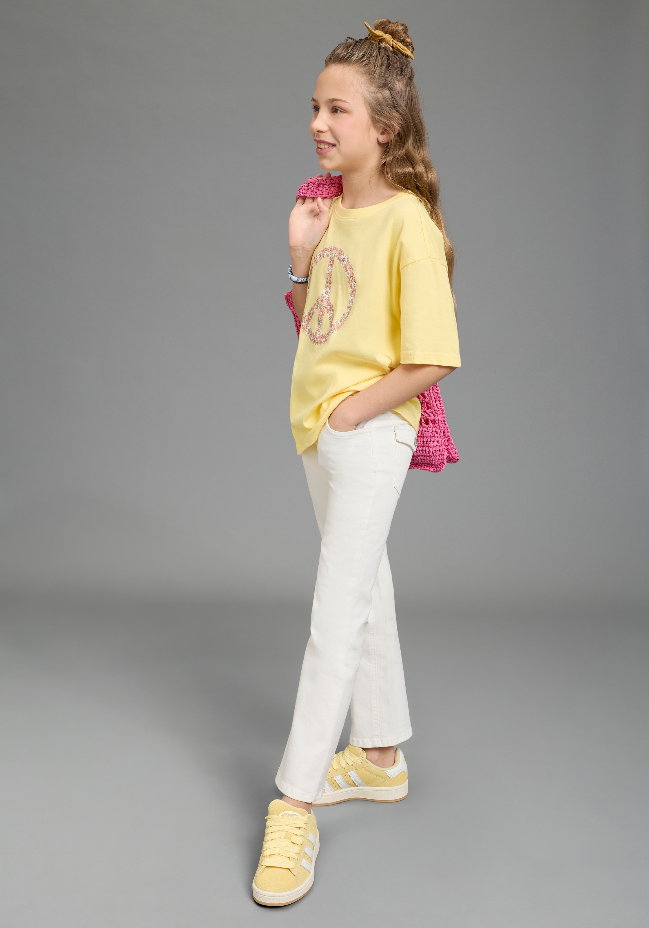 KIDSWORLD T-Shirt »T-Shirt Peacezeichen-Druck« lässige Passform, Kurzarm, mit Rundhalsausschnitt, aus Baumwolle