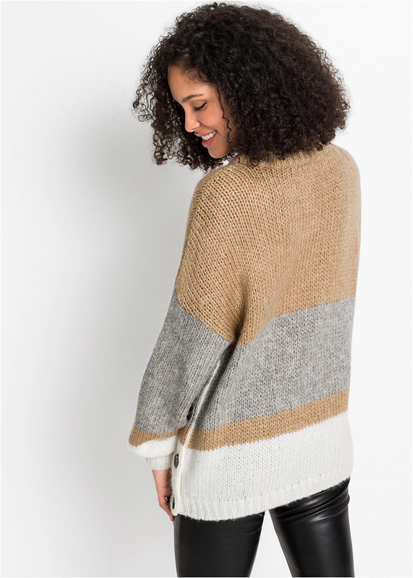 bonprix Strickpullover Oversize-Pullover mit Zierknöpfen