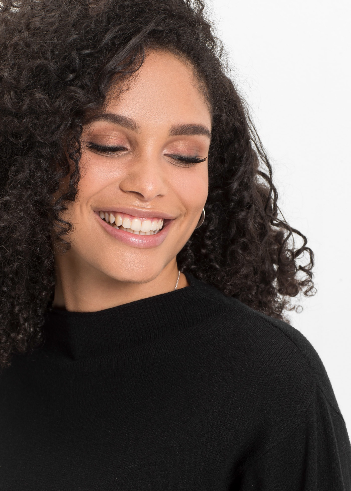 bonprix Strickpullover »Oversize-Pullover aus Viskose-Mix« toller Viskose-Mix, mit modischen Ballonärmeln mit breiten Bündchen