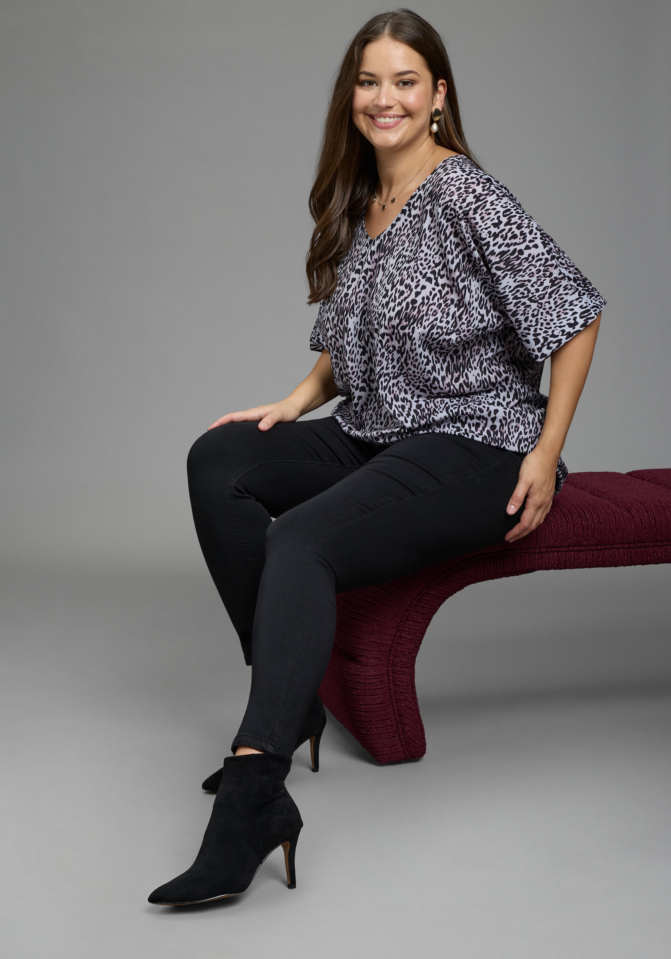 Laura Scott CURVE Schlupfbluse »Große Größen« weite Passform, po-bedeckende Länge, femininer Stil