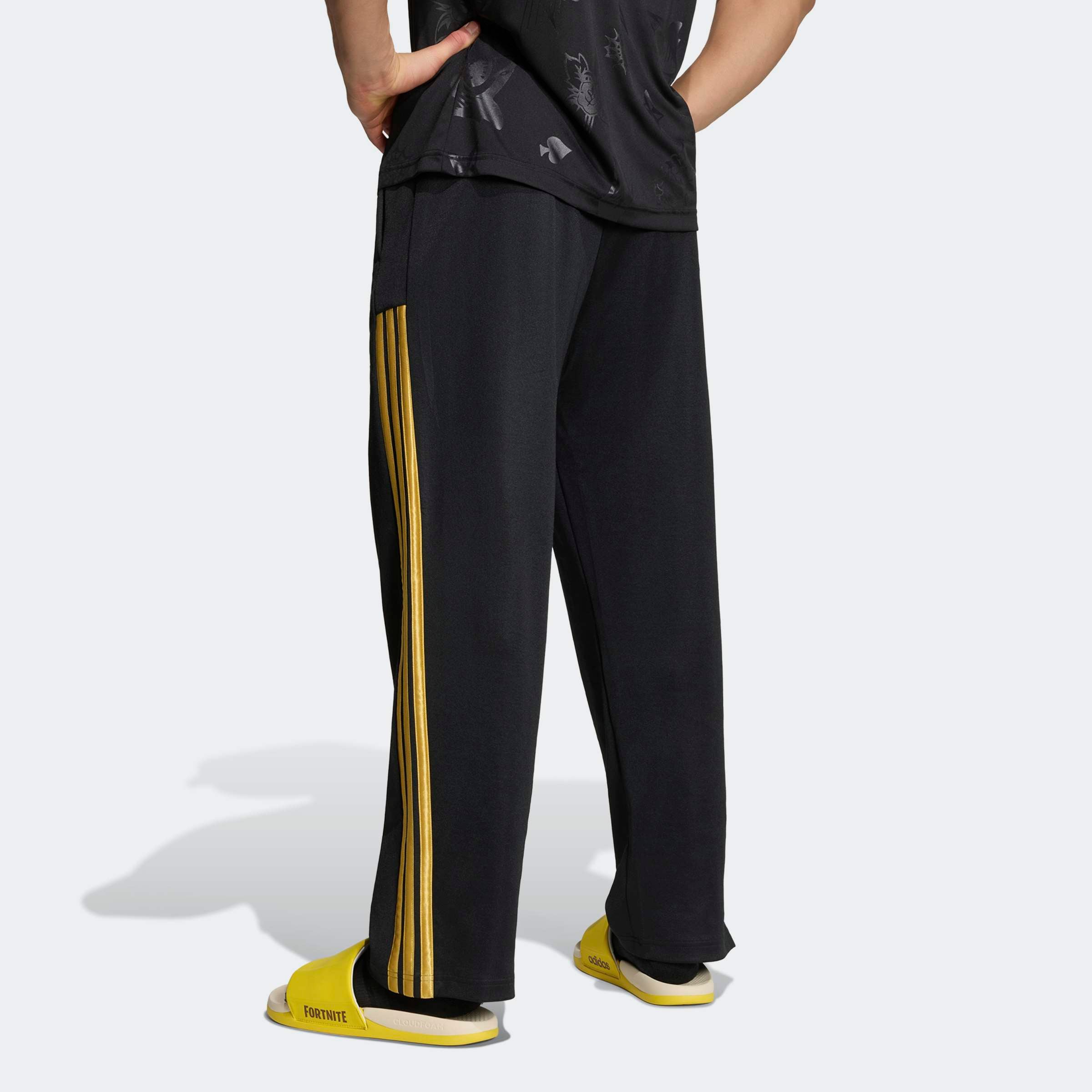 adidas Sportswear Sporthose »ADIDAS X FORTNITE TIRO PANT«  sportlicher Stil, für Erwachsene, aus Baumwolle und Polyester