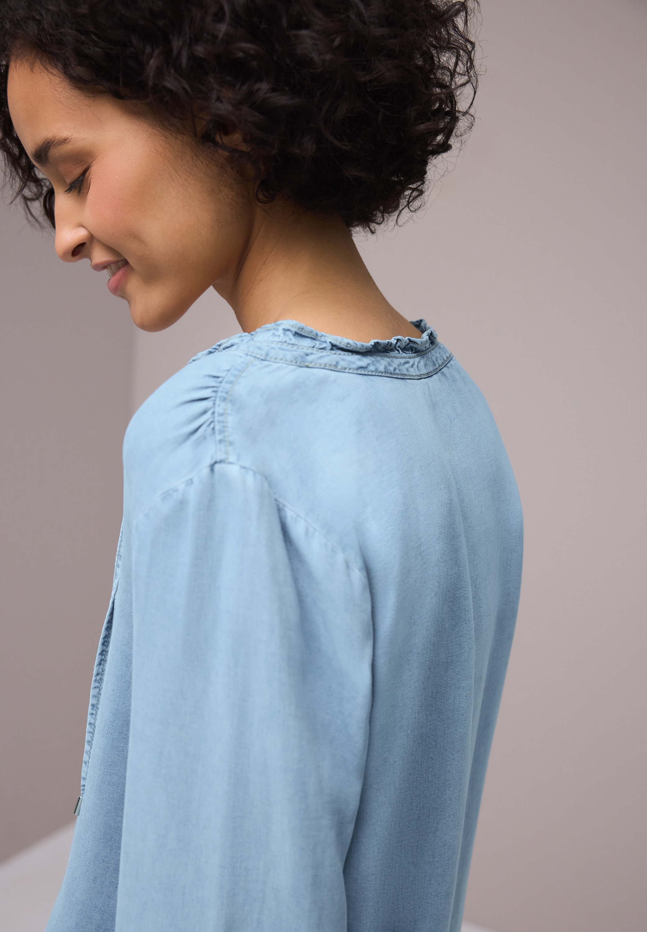 STREET ONE Schlupfbluse 3/4-Arm Bluse mit Split Neck im Denim-Look