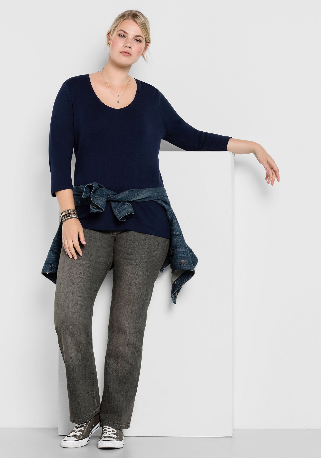 Sheego Bootcut-Jeans »Jeans in 5-Pocket-Form, mit Used-Effekten«