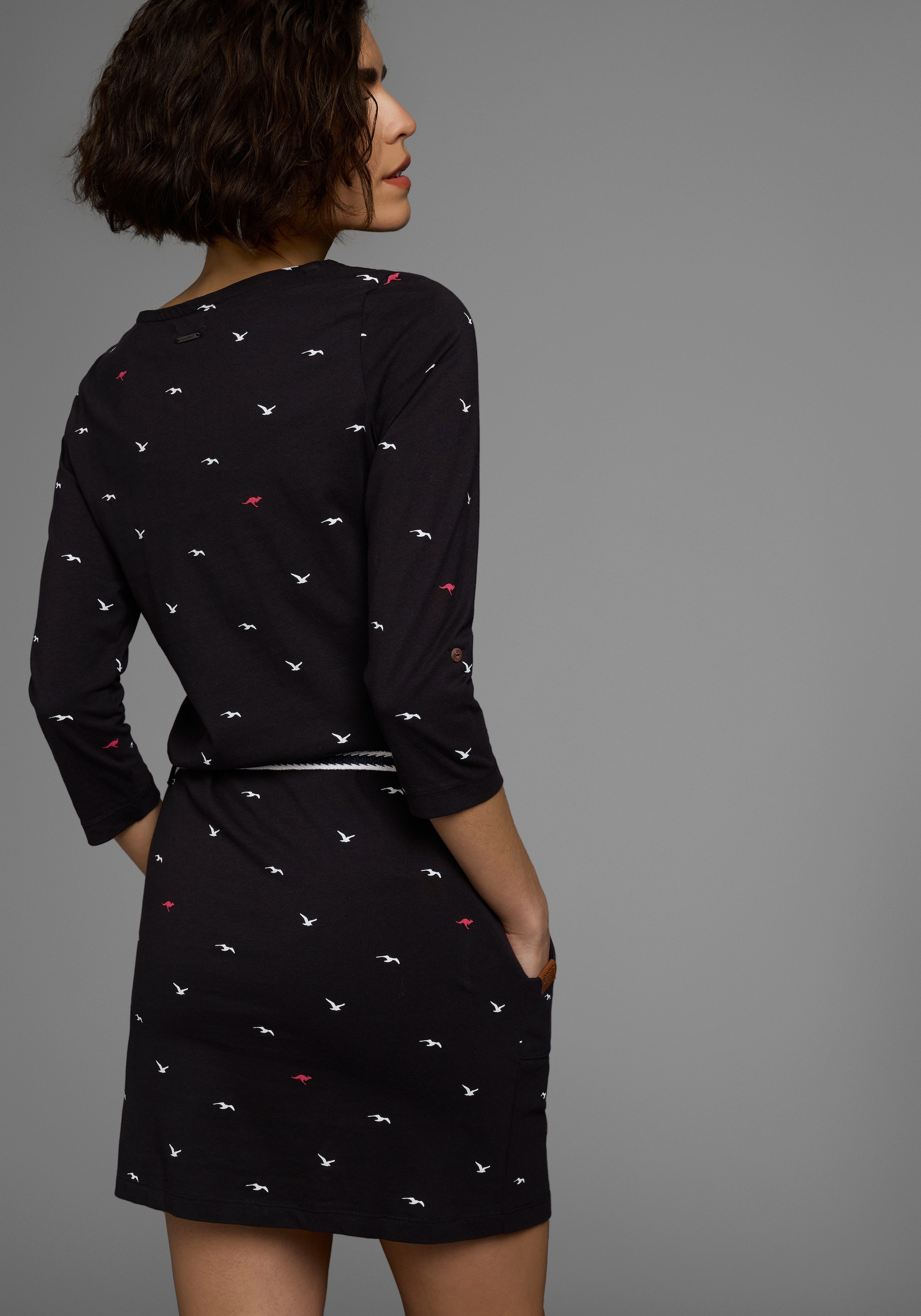 KangaROOS Jerseykleid, (Set, mit abnehmbarem Gürtel), figurbetonte Passform, aus Baumwollmischung