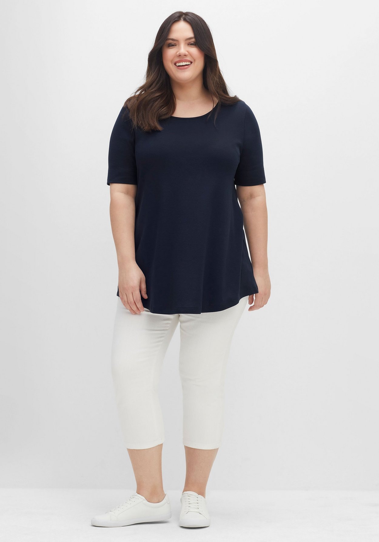 Sheego Longshirt »Longshirt mit abgerundetem Saum«