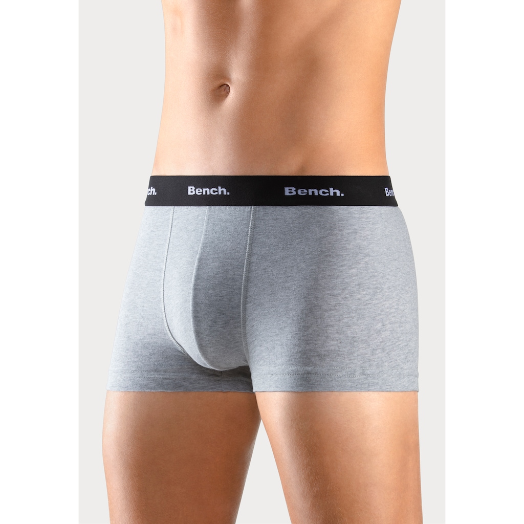 Bench. Boxershorts, (Packung, 4 St.), in Hipster-Form mit kontrastfarbenem Bund