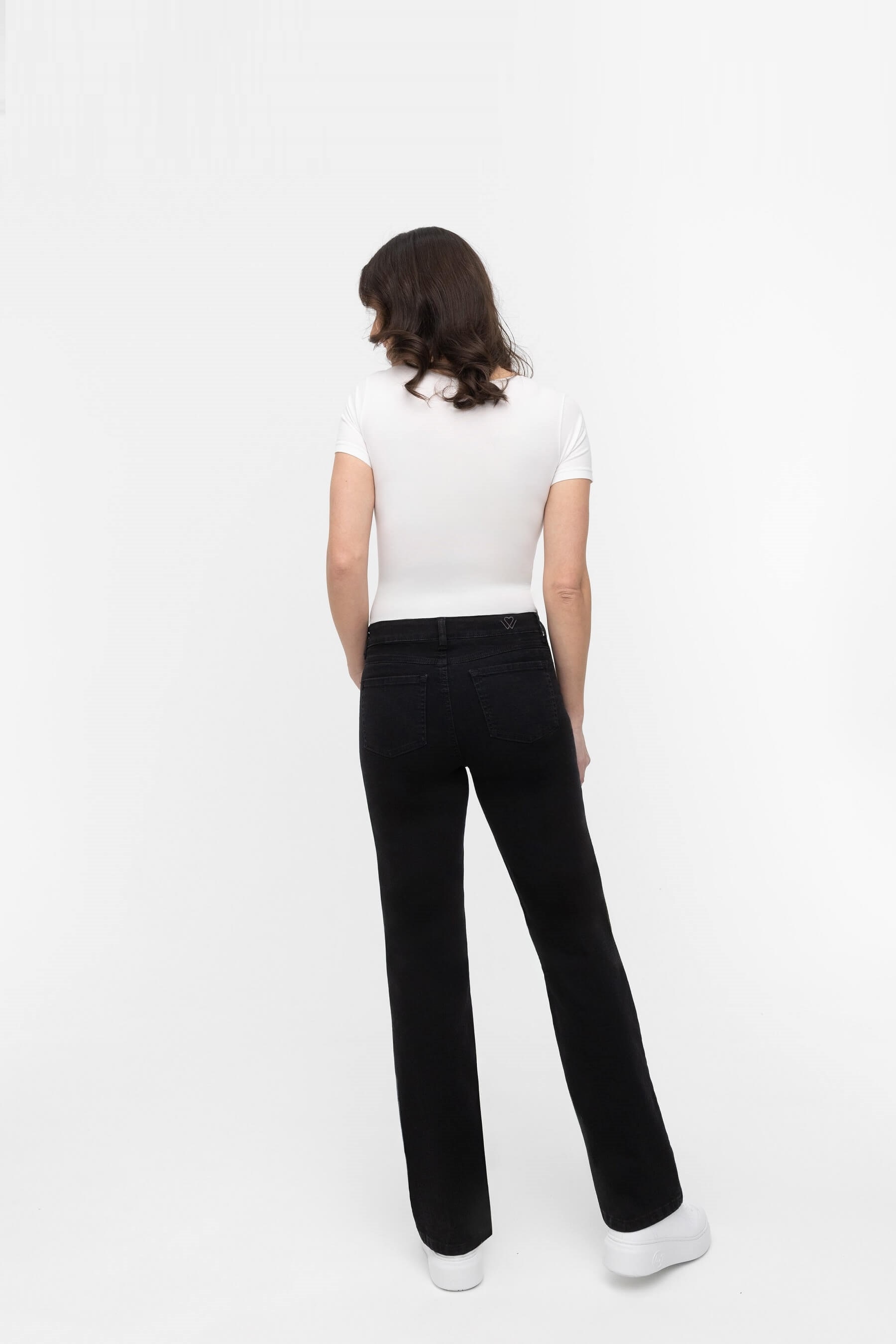 wonderjeans 5-Pocket-Jeans »Relaxed Straight«, Cool, modern und vielseitig zu stylen