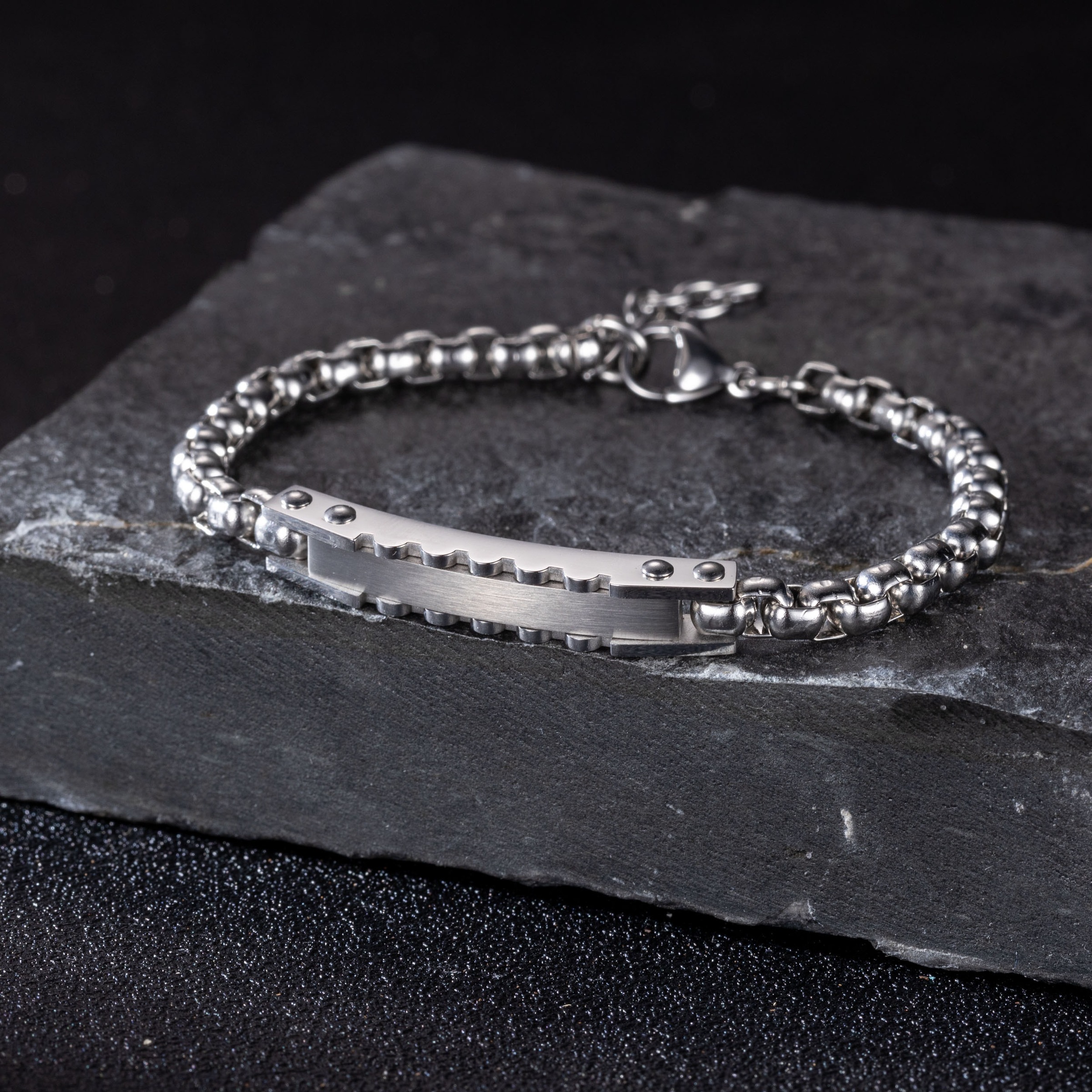 Firetti Armband »Schmuck Geschenk Edelstahl Armschmuck Venizianerkette Designelement«