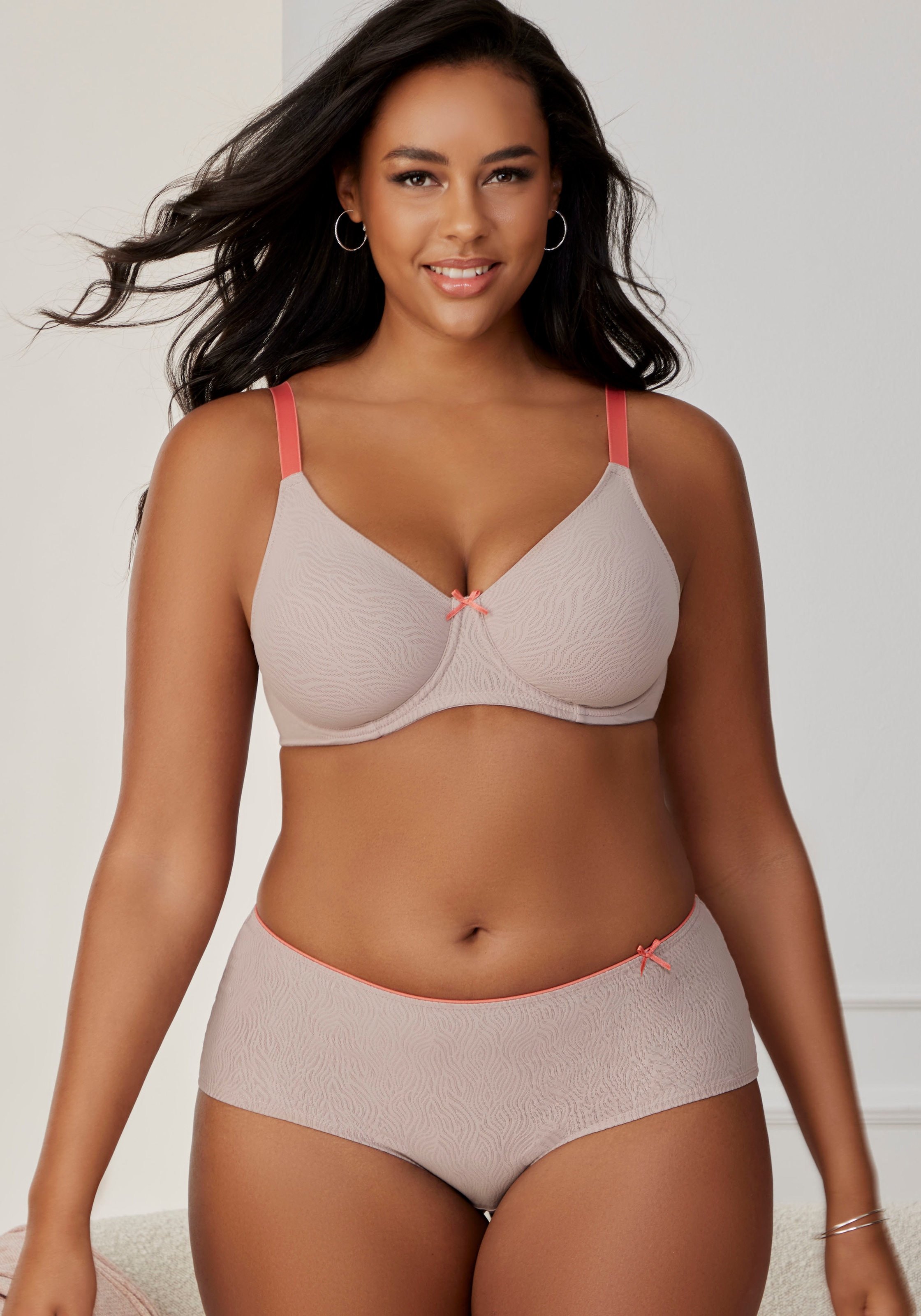 Nuance Panty aus gemustertem Jacquard mit feiner Zierschleife