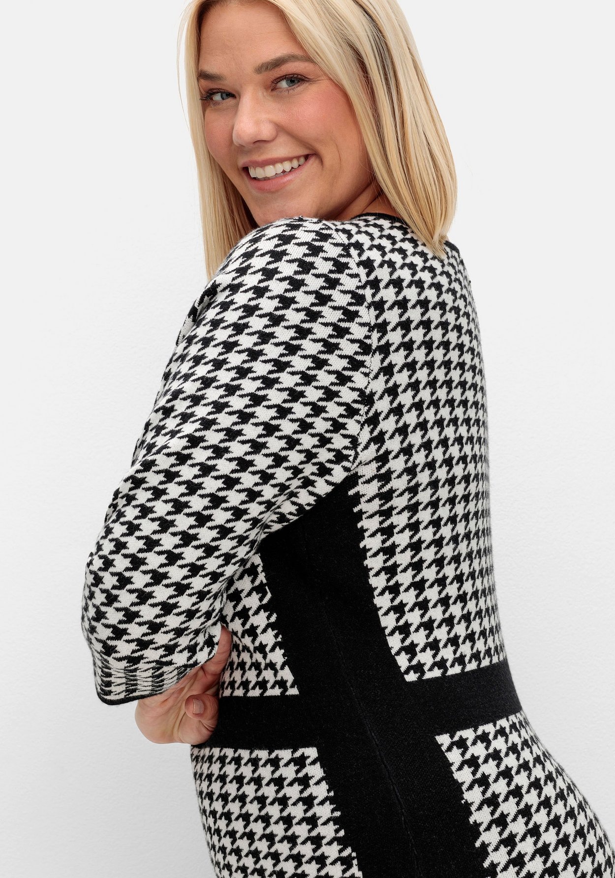 Sheego Strickkleid »Strickkleid mit Hahnentrittmuster, taillierte Form«