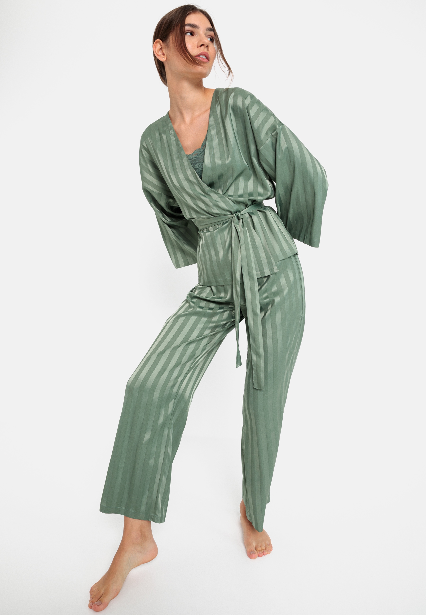 LSCN by LASCANA Pyjama, (Set, 2 tlg.), im Kimono-Stil