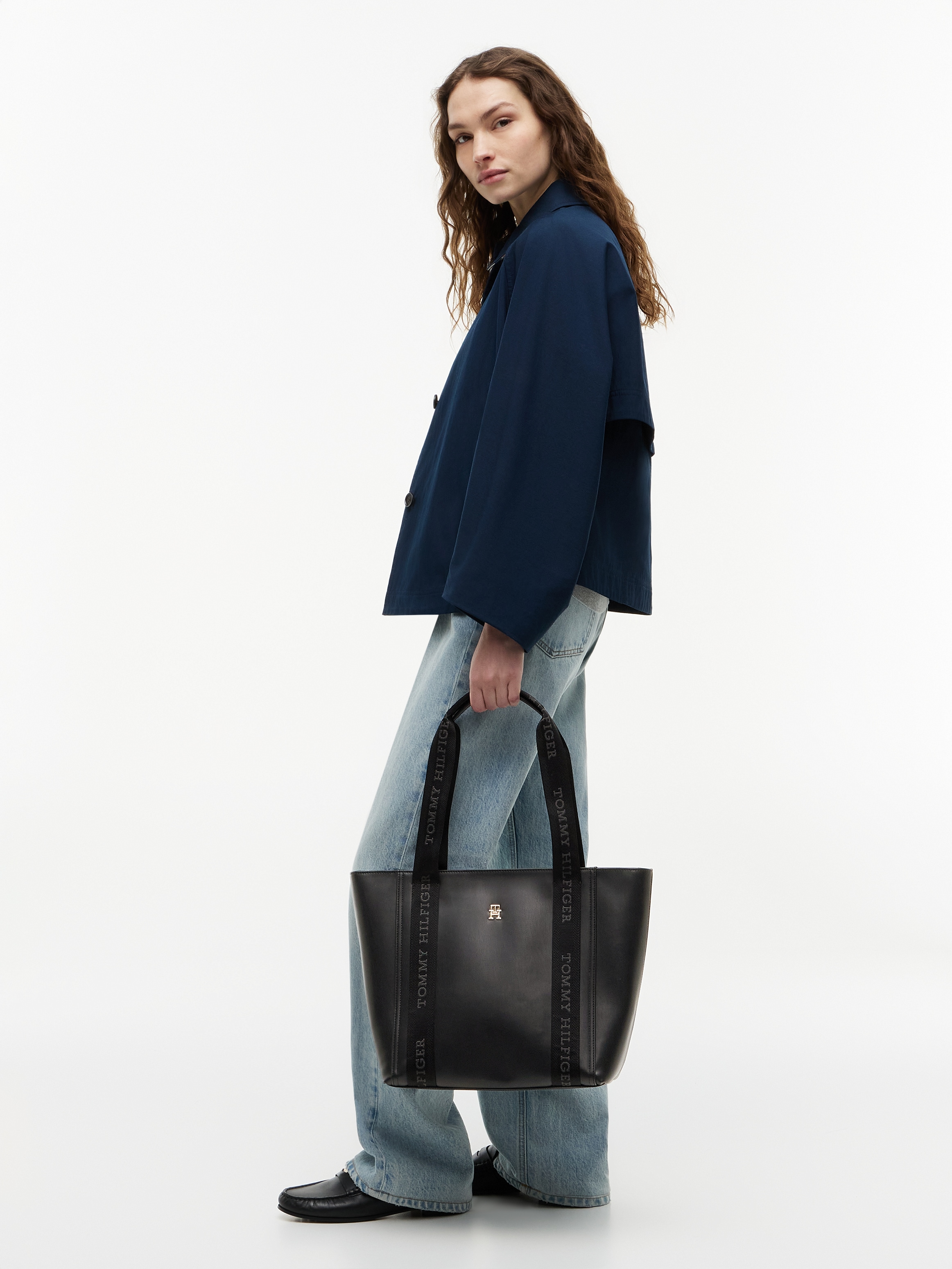 Tommy Hilfiger Tragetasche »IM LATAM LOGO TOTE« Damen Schultertasche, Handtasche mit Logoschriftzug