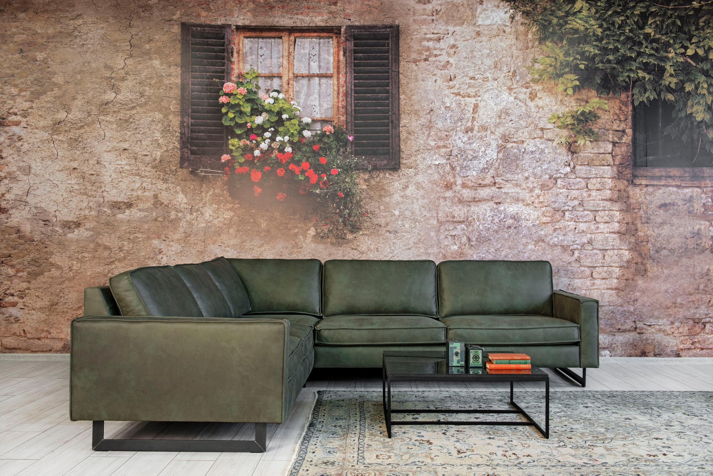 Places of Style Ecksofa »Pinto, XXL, 250/290 cm, langer Schenkel, Ottomane«, Cord, Chenille, Lederoptik, mit Keder, Metallfüße, Wellenunterfederung