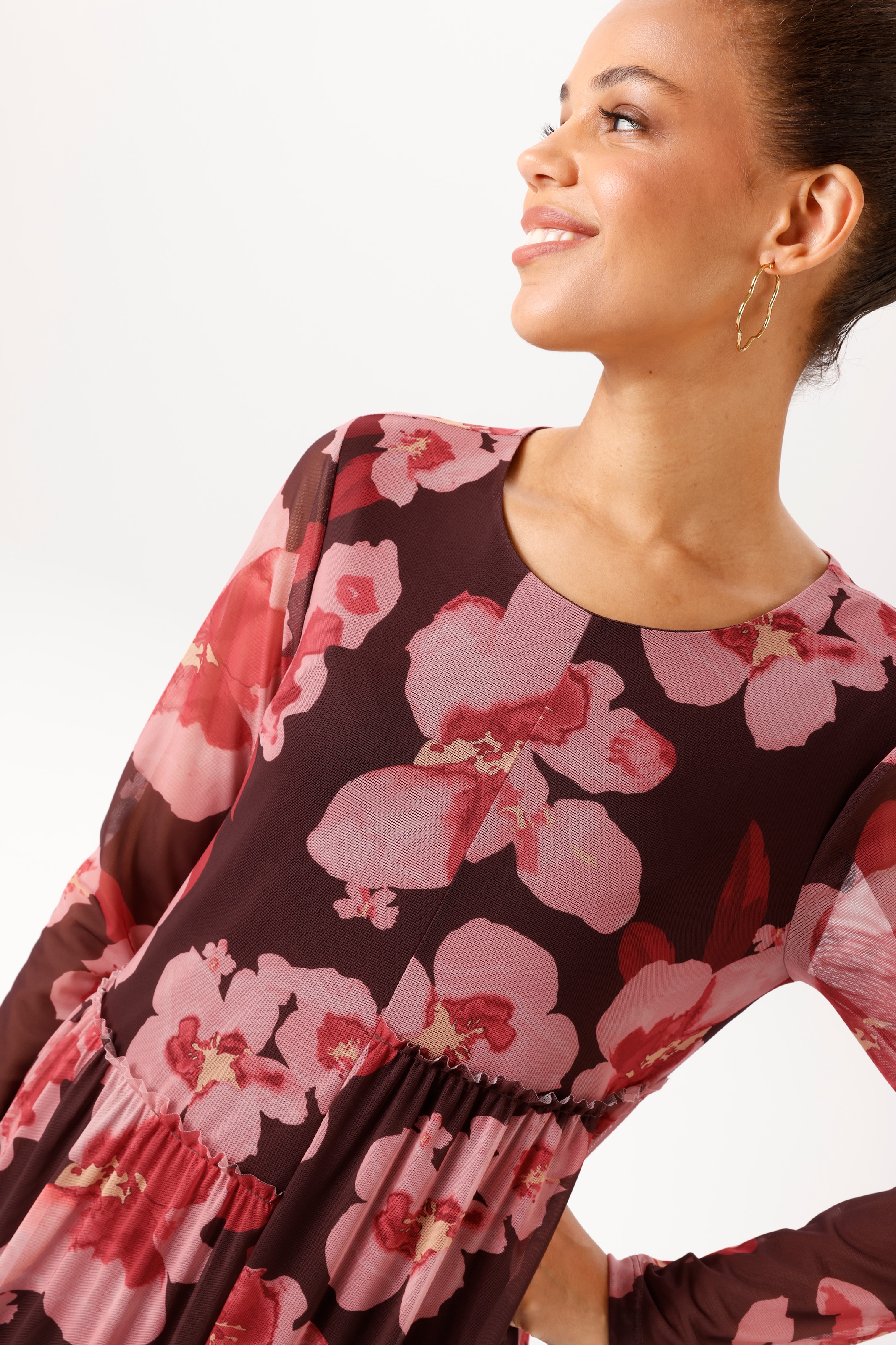 Aniston CASUAL Maxikleid mit dekorativen, großflächigen Blüten bedruckt - NEUE KOLLEKTION