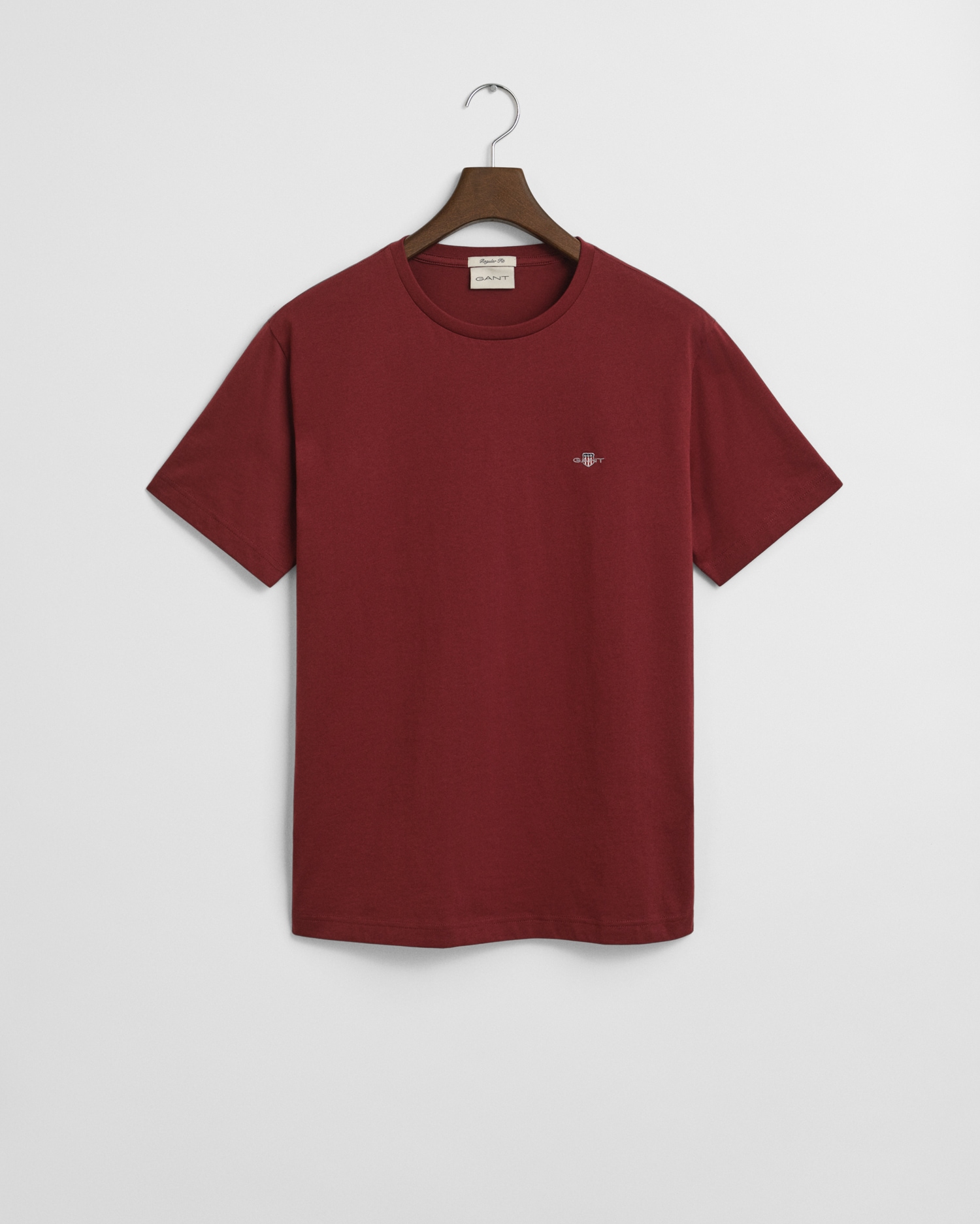 Gant T-Shirt »REG SHIELD SS T-SHIRT«, mit Logostickerei auf der Brust