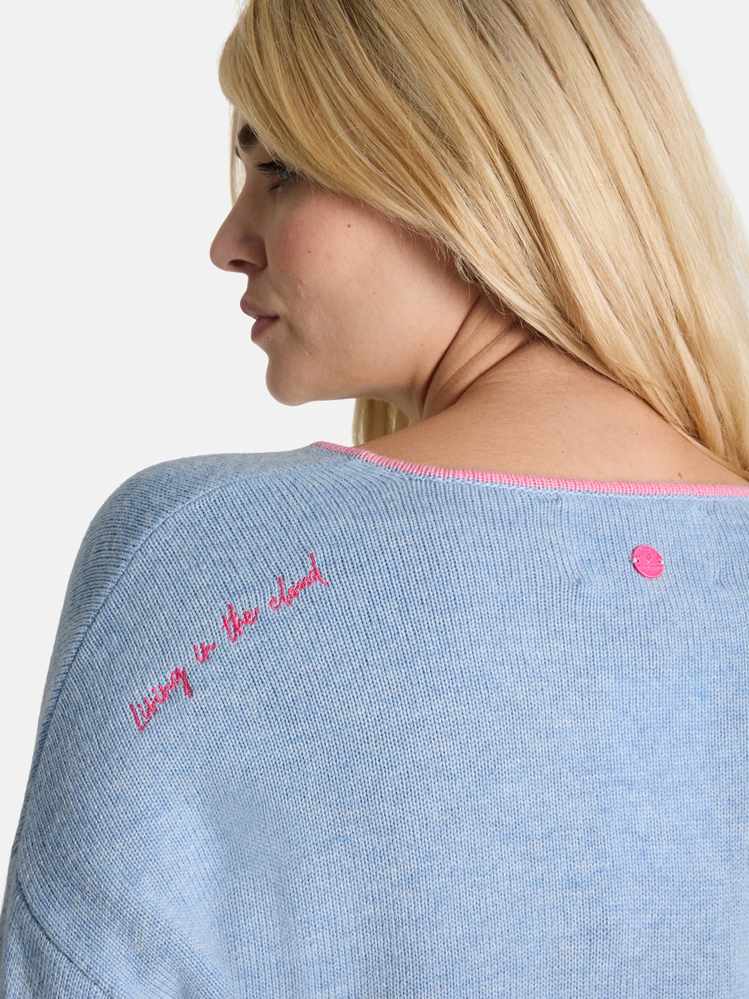 Lieblingsstück Strickpullover »MaraL« mit V-Ausschnitt, gestickte Details