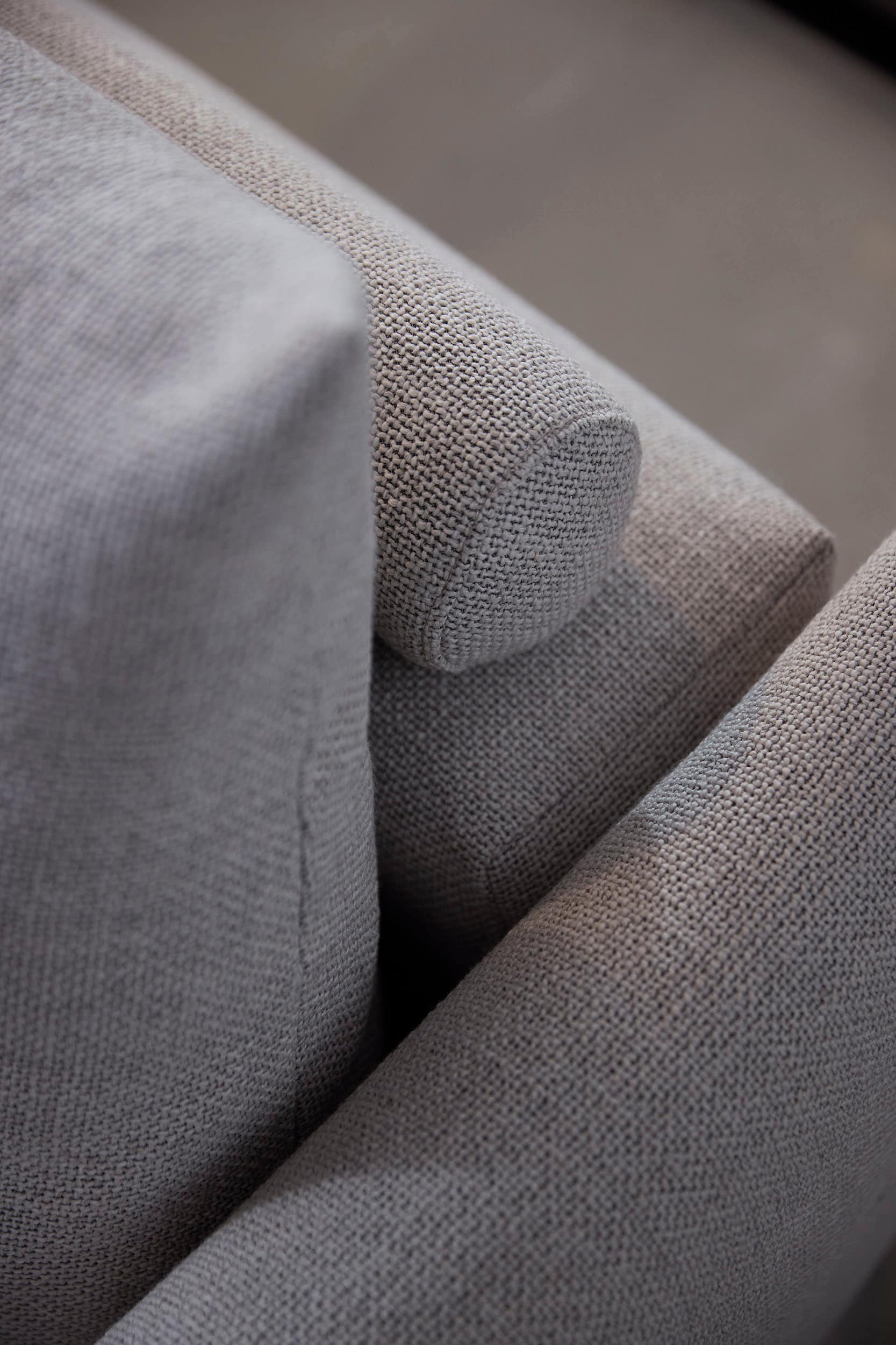 INNOVATION LIVING ™ Schlafsofa »MALLOY innovativ, komfortabel und bequem, modernes Design«, hohe Rückenlehne, schmale Armlehnen, inklusive Bettaufbewahrung