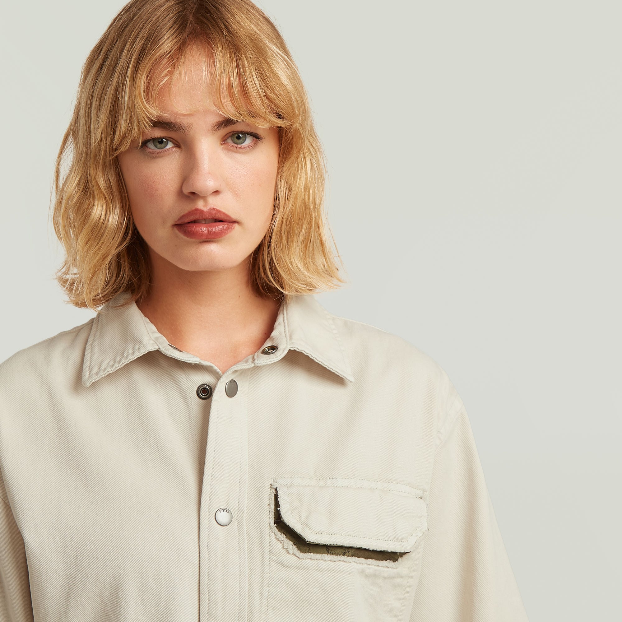 G-STAR Hemdblusenkleid »Belted Army Shirt Dress Short Sleeve Wmn« Brusttasche mit Bindegürtel für eine taillierte Passform