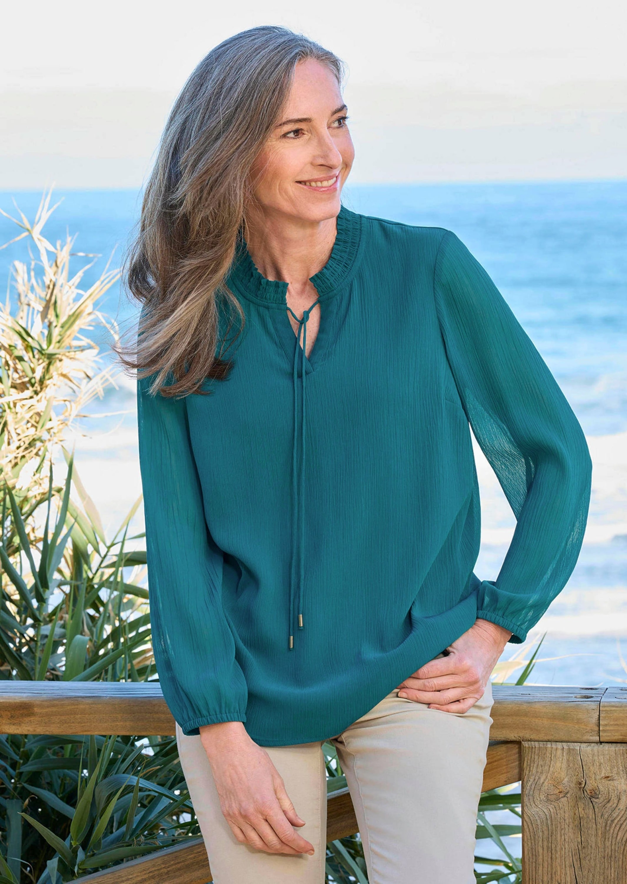 GOLDNER Chiffonbluse »Chiffonbluse mit femininem Ausschnitt«