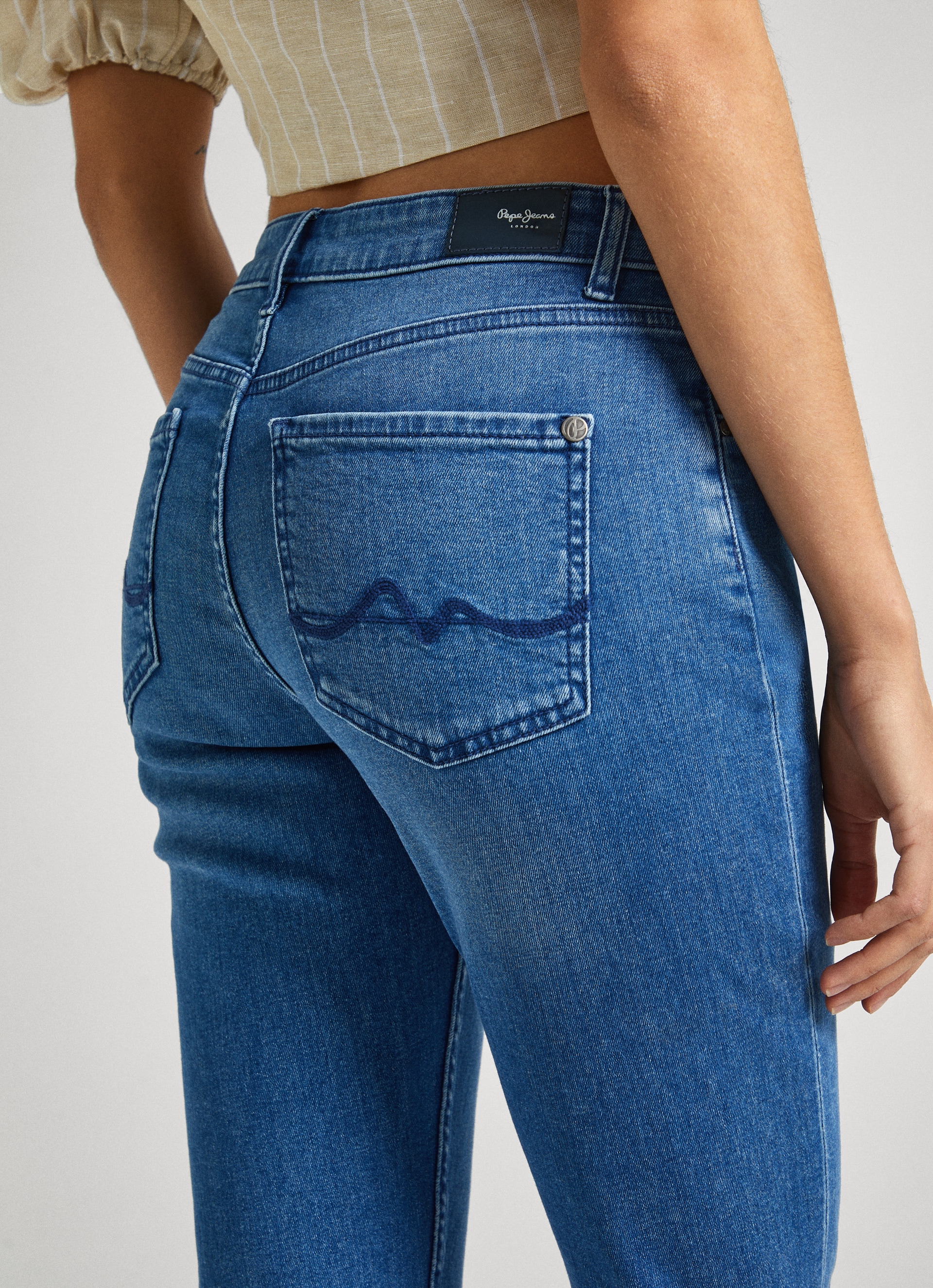 Pepe Jeans Caprijeans »SKINNY CROP«, mit kleinen Schlitzen