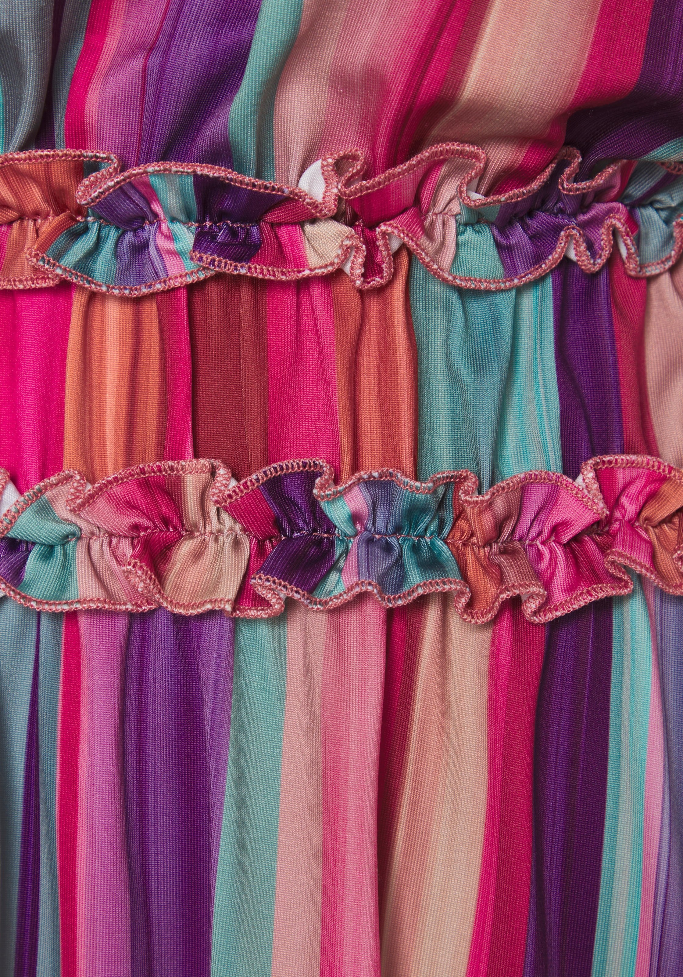 LASCANA Sommerkleid mit buntem Streifen, modisch