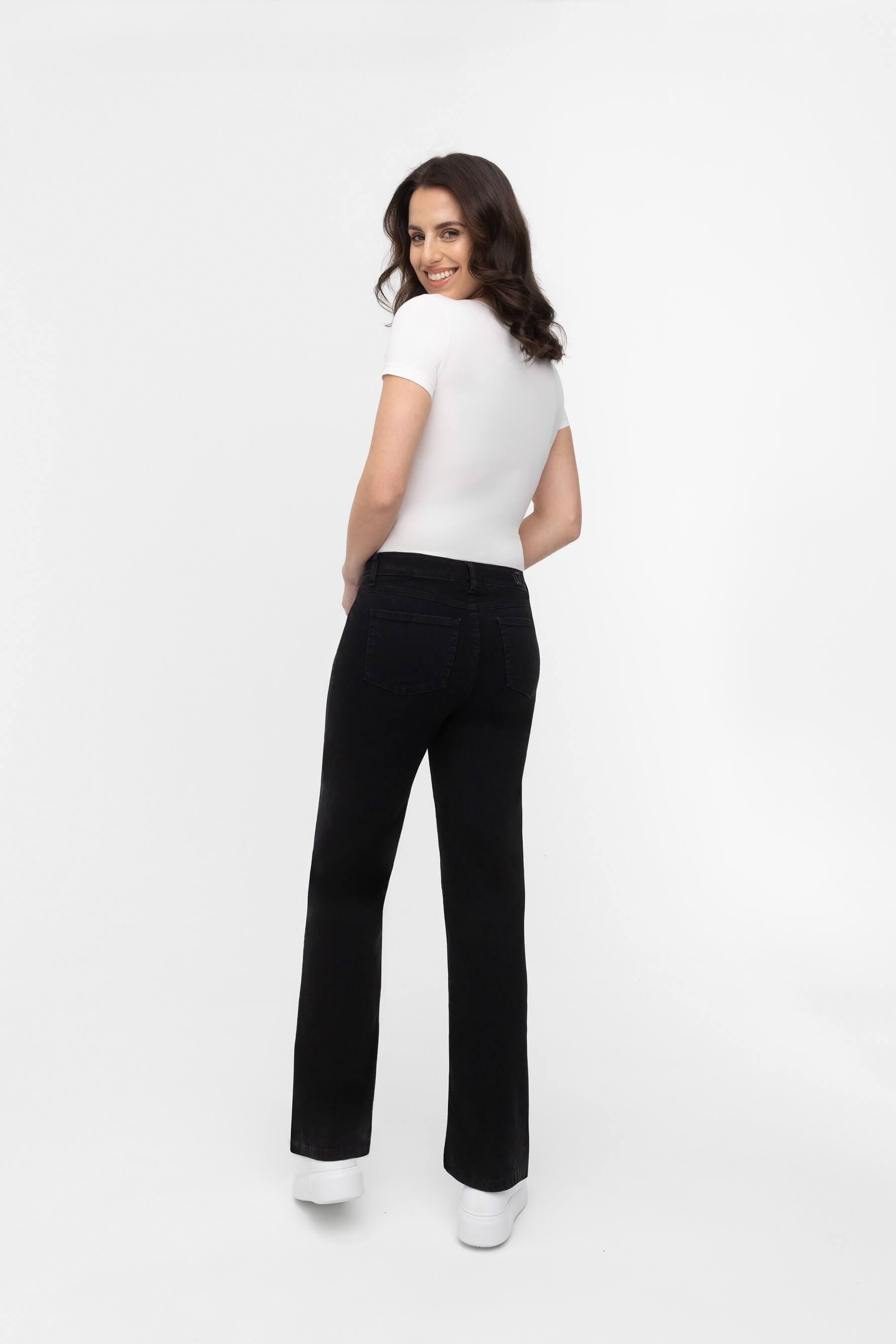 wonderjeans 5-Pocket-Jeans »Relaxed Straight«, Cool, modern und vielseitig zu stylen