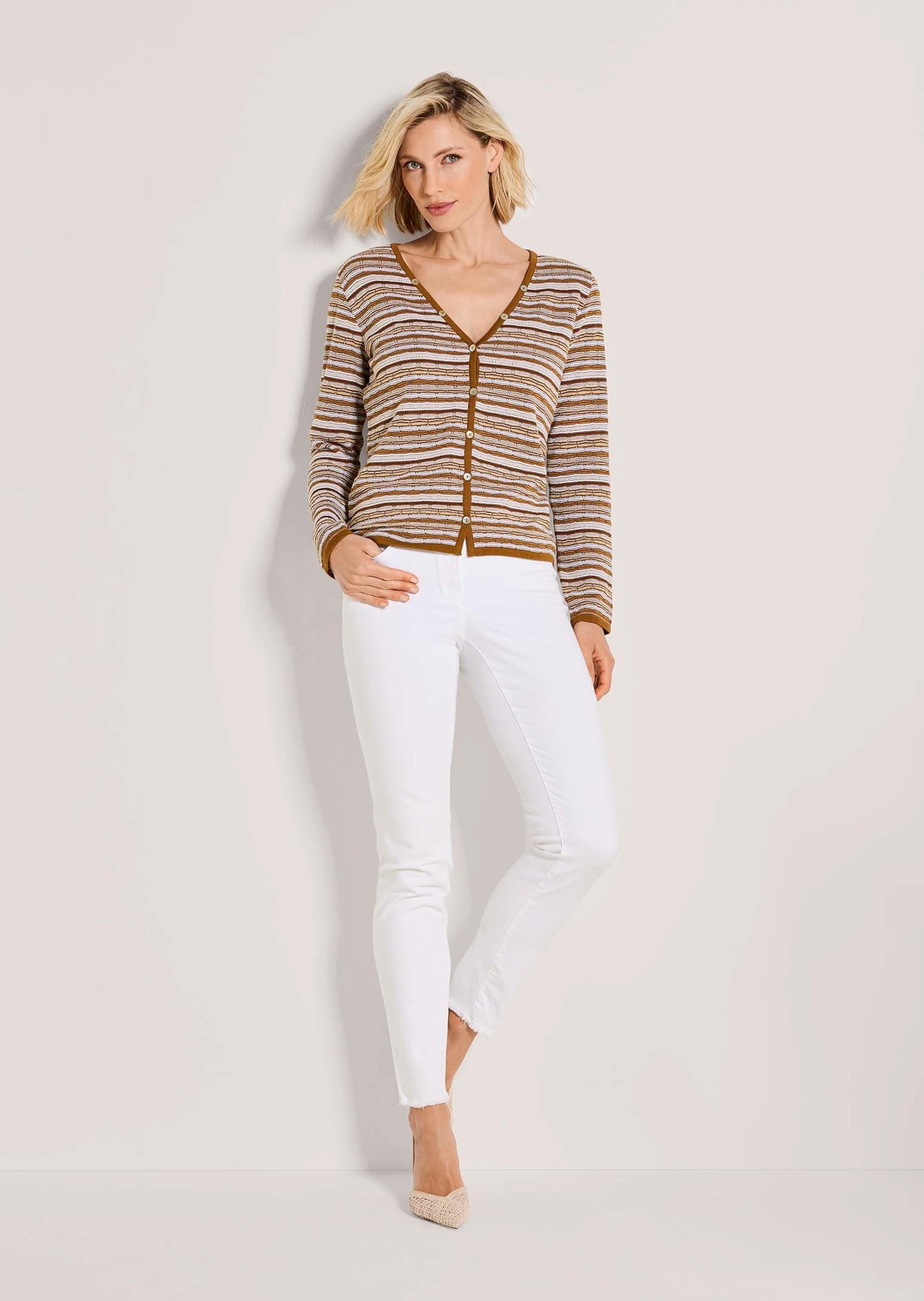 MADELEINE Strickjacke »Strickjacke Schmale Strickjacke mit mehrfarbigem Streifenmuster«