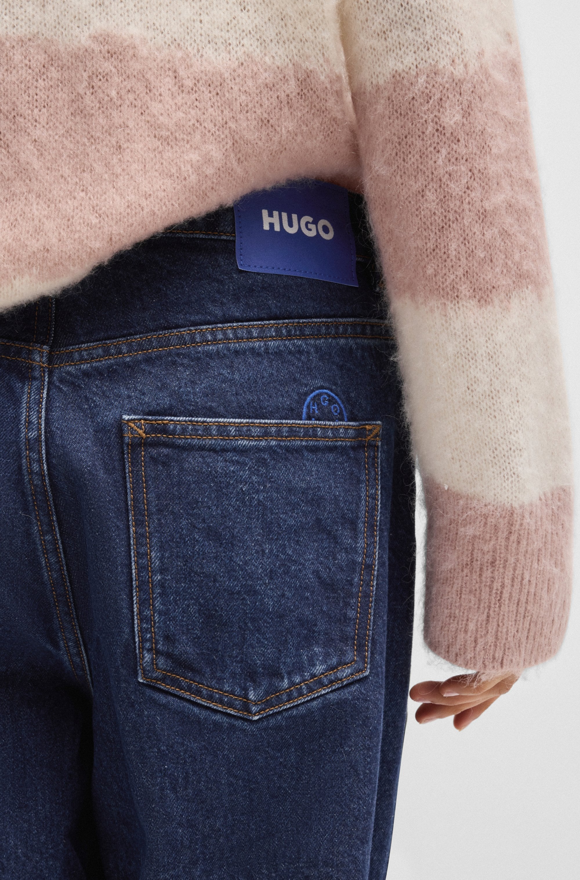 HUGO Blue Relax-fit-Jeans »Leni«, mit charakteristischer Stickerei