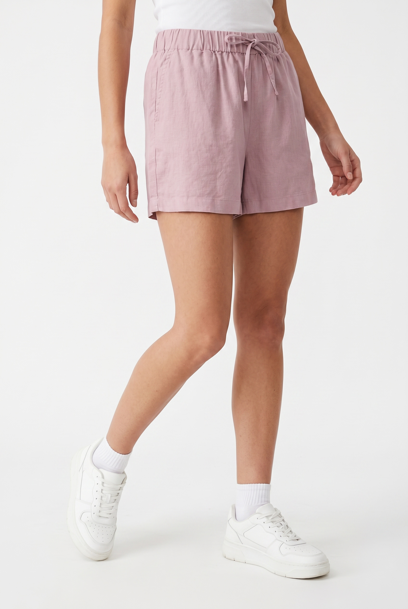 ONLY Shorts »ONLGOA MW LIN BL PULL-UP SHORTS CC PNT«  mit Leinen