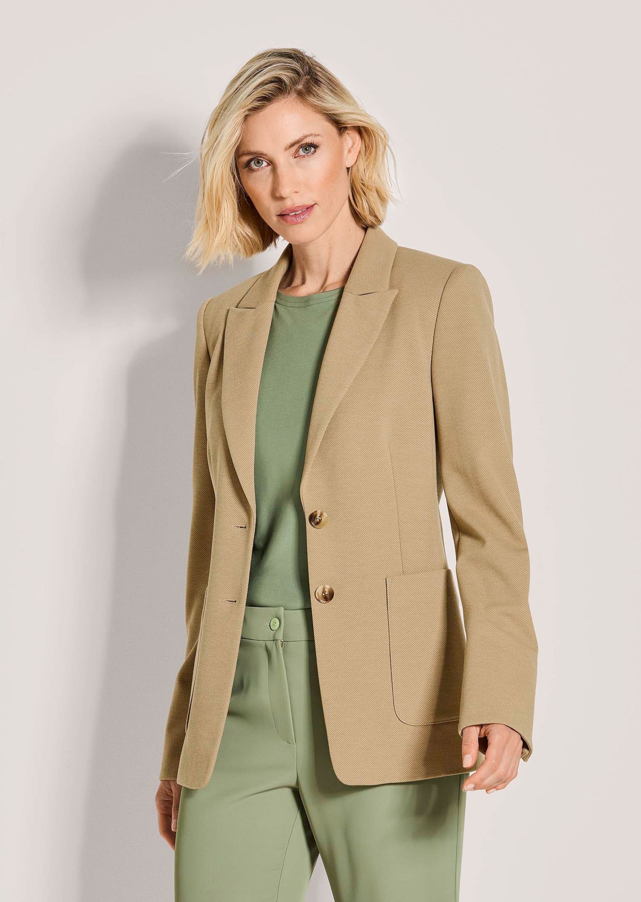 MADELEINE Jackenblazer »Blazer Jerseyblazer mit Reverskragen« Formgebende Abnäher