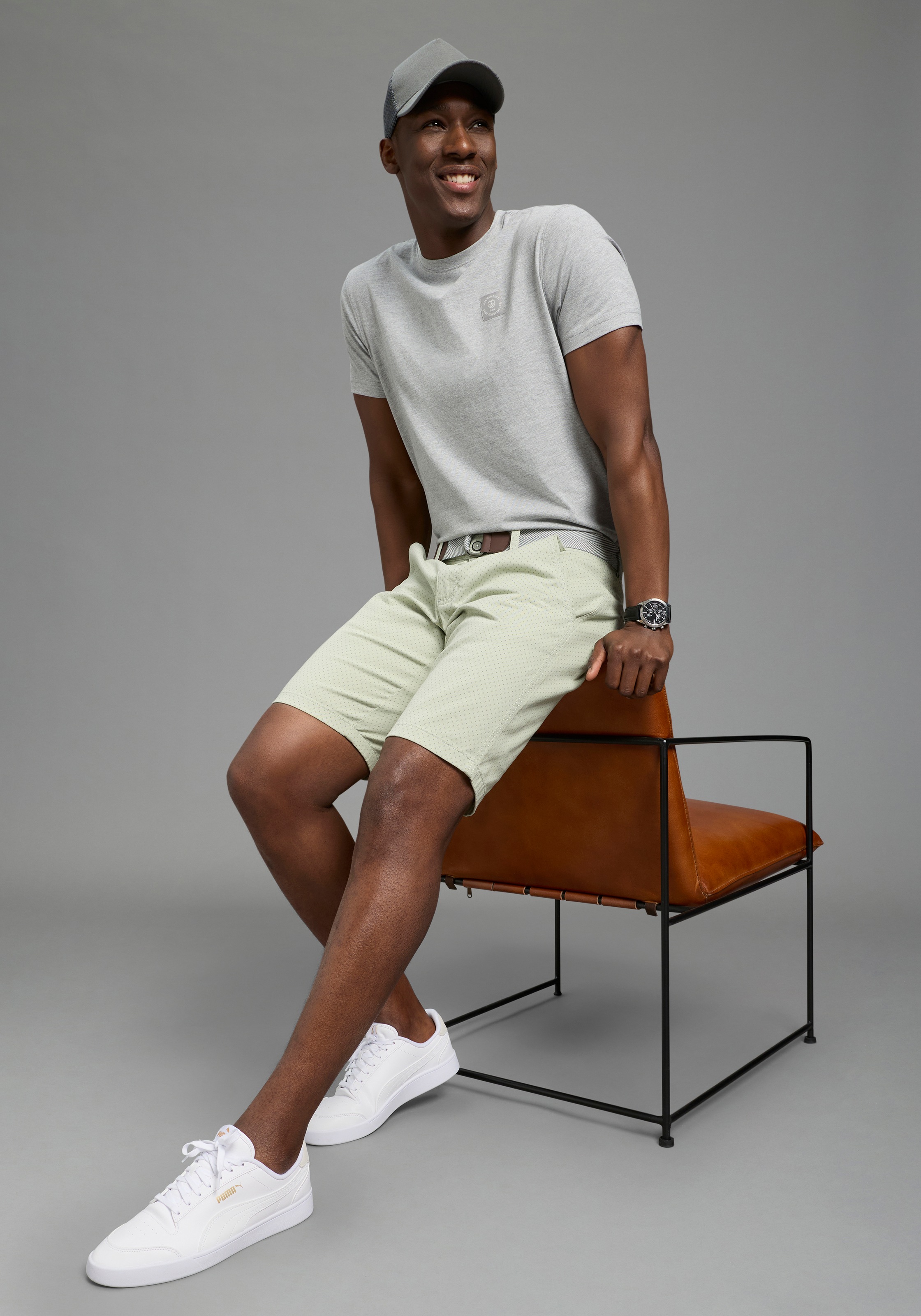 DELMAO Shorts  kniefrei, gerades Bein, mit Eingrifftaschen und Gesäßtaschen